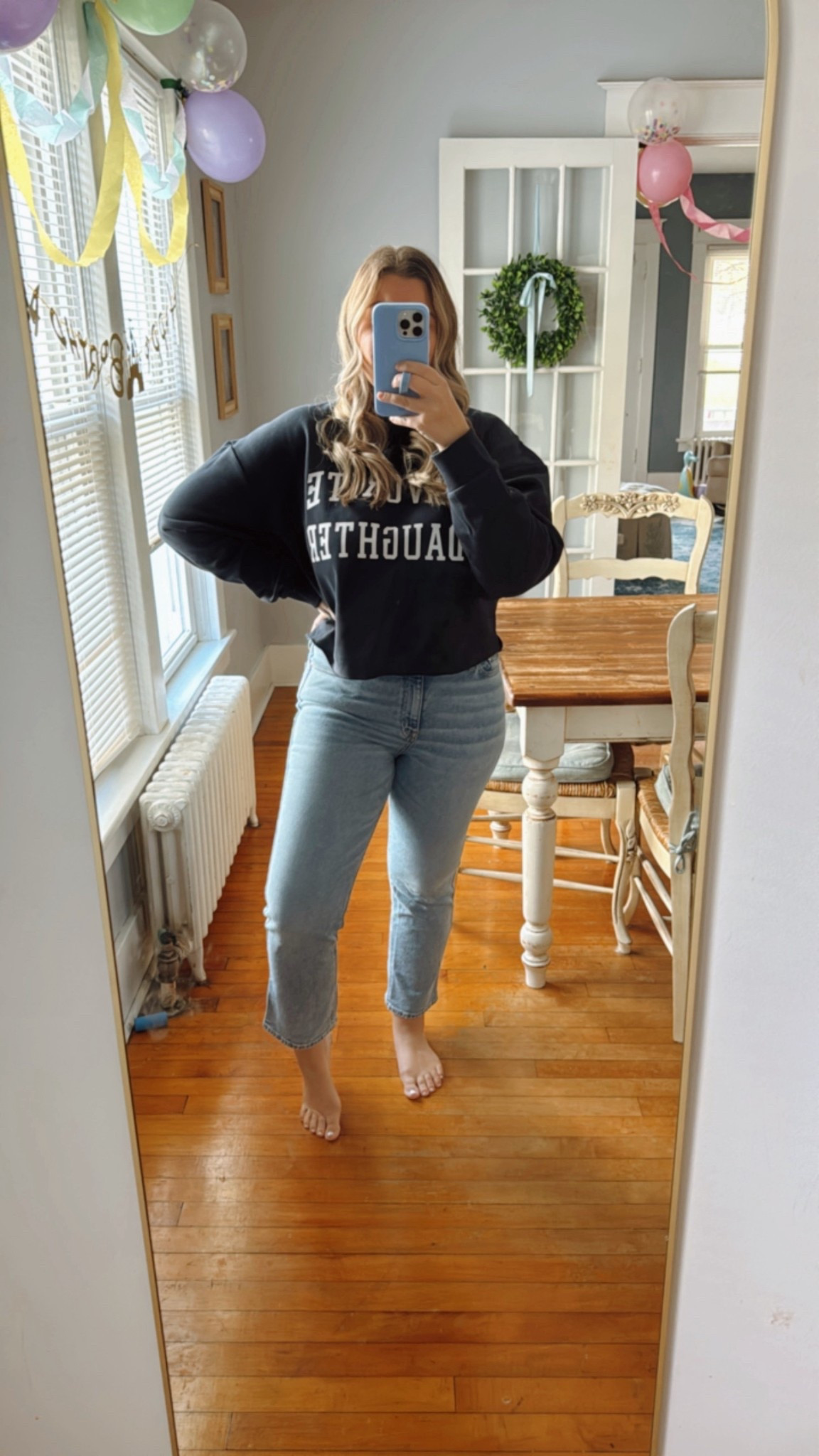 Cute cropped sweatshirt, slightly oversized but not too much 

#LTKGiftGuide #LTKmomlife #LTKootd