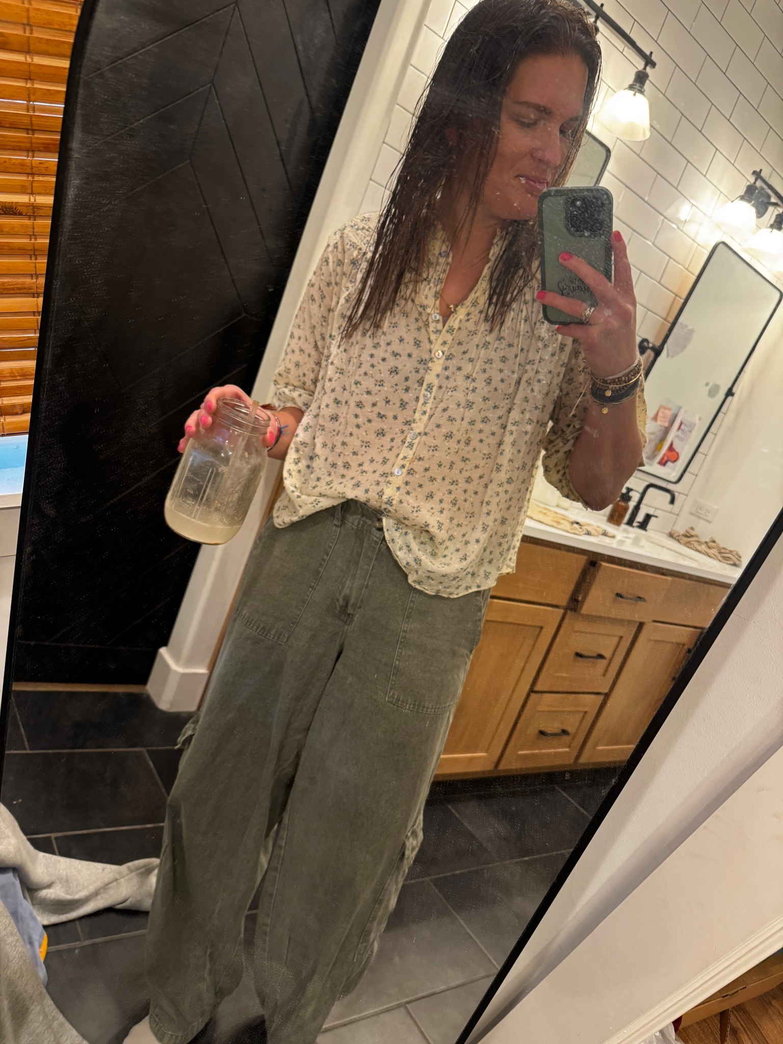 Fit check in the dirty mirror bc today isn’t cleaning day 💁🏼‍♀️😂. 

Can’t link the top bc it’s an oldie from Neuflora… but they always have good ones and code ALLIE will save you at checkout  

#LTKdayinmylife #LTKmomlife #LTKgrwm