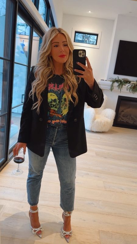 Wearing a medium in tee 🖤 jeans run tts and so does blazer 