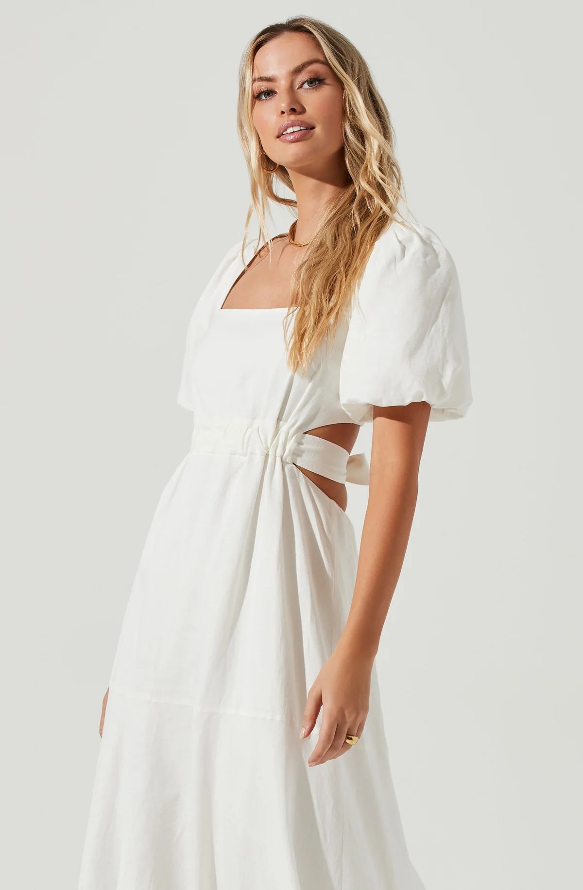 Angeles Puff Sleeve Cutout Dress - OFF WHITE / M | ASTR The Label (US)