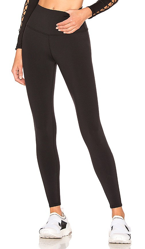 alo High Waist Airbrush Legging in Black. - size S | Revolve Clothing (Global)