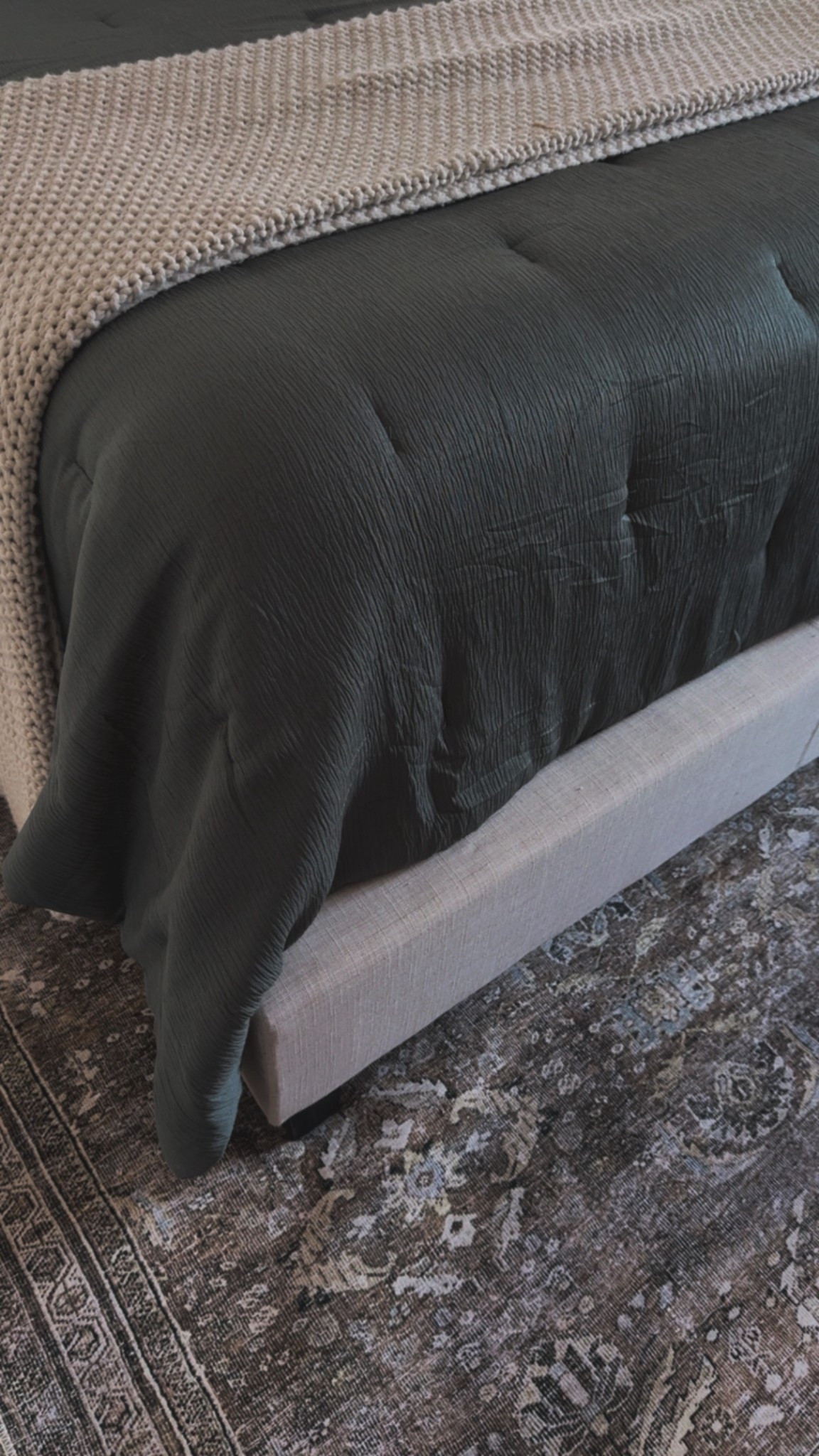 A little bedding upgrade!

Started with a rug… ended with the dreamiest comforter + layered cozy textures. The ultimate winter bedding combo = warm, plush, and hotel-level comfy ❄️✨

#LTKHome