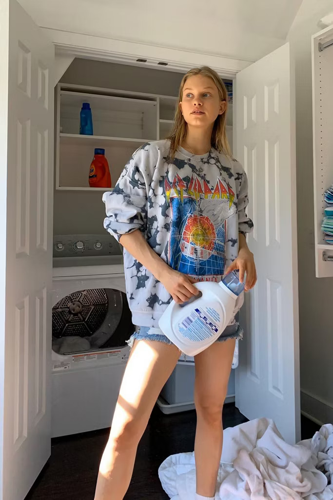 Def Leppard Pyromania Tie-Dye Sweatshirt | Urban Outfitters (US and RoW)