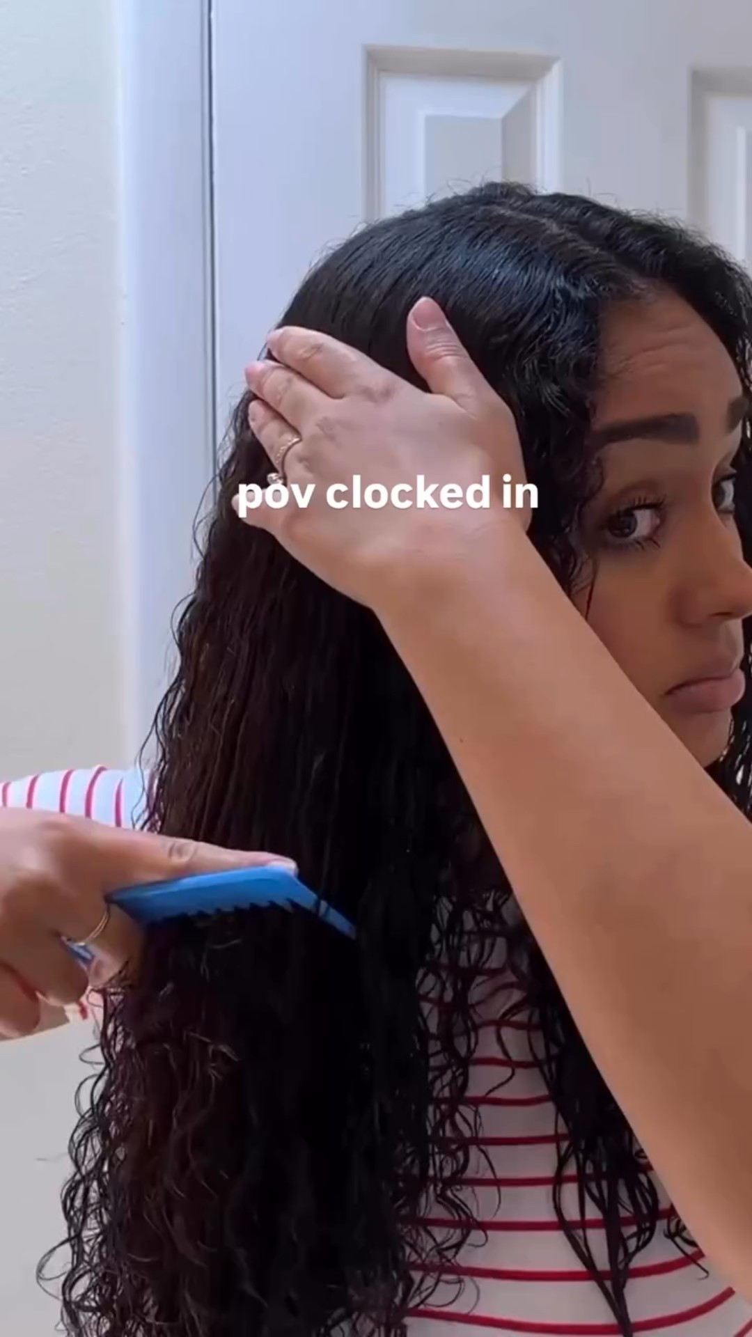 why is detangling a full time job 🥲 
•
•
•
•
#curlyhairroutine #detanglingnaturalhair #3ccurls #naturalhaircare #washdaystruggles #abercrombiestyle
