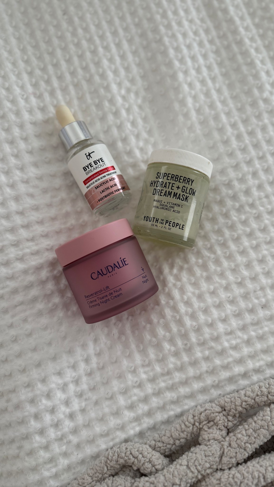 ✨EMPTIES✨

A few of my fave empties that I go back to over and over again❤️

Breakout serum, hydrating creams, perfect for winter skin caree