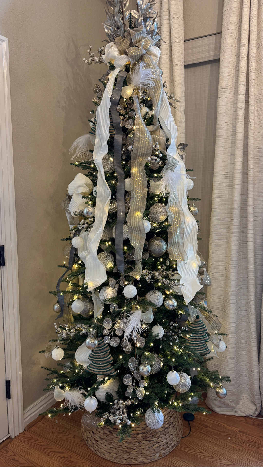 Still obsessed with my bedroom Christmas tree 🎄 I reused last year’s decorations but added the 62-count ornament set from My Texas House this season — and wow did it elevate the whole look! Proof you don’t need a brand-new tree to get that luxe, full holiday vibe ✨

#ChristmasTreeDecor #HolidayHomeDecor #LTKChristmas #ChristmasDecorInspo #HolidayStyle #TexasHomeDecor #OrnamentSet #BudgetFriendlyDecor #LTKFinds #ChristmasHomeStyle #FestiveDecor #HomeForTheHolidays #TreeDecorIdeas


#LTKHoliday #LTKHome #LTKSeasonal #LTKHoliday