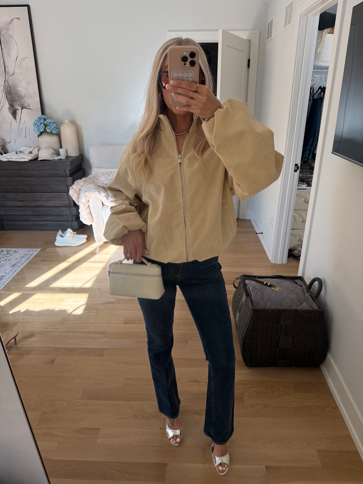 Wearing an XS in the jacket!!

#LTKNYFW #LTKFindsUnder100 #LTKSeasonal