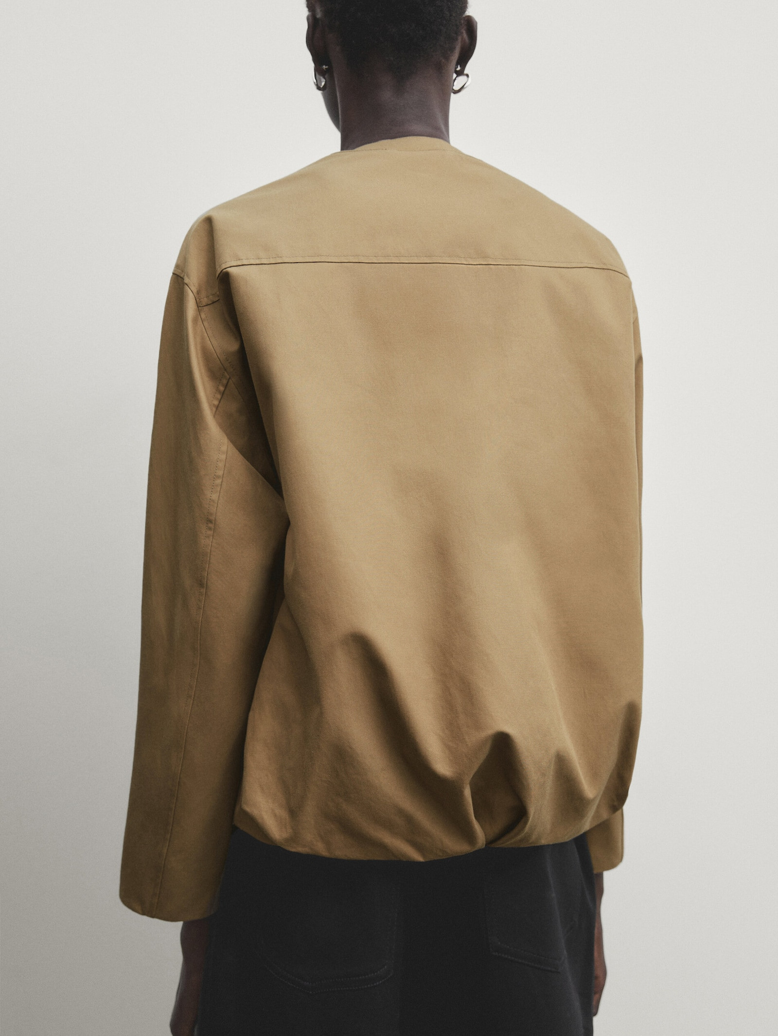 Volumen-Jacke mit Druckknöpfen | Massimo Dutti DE