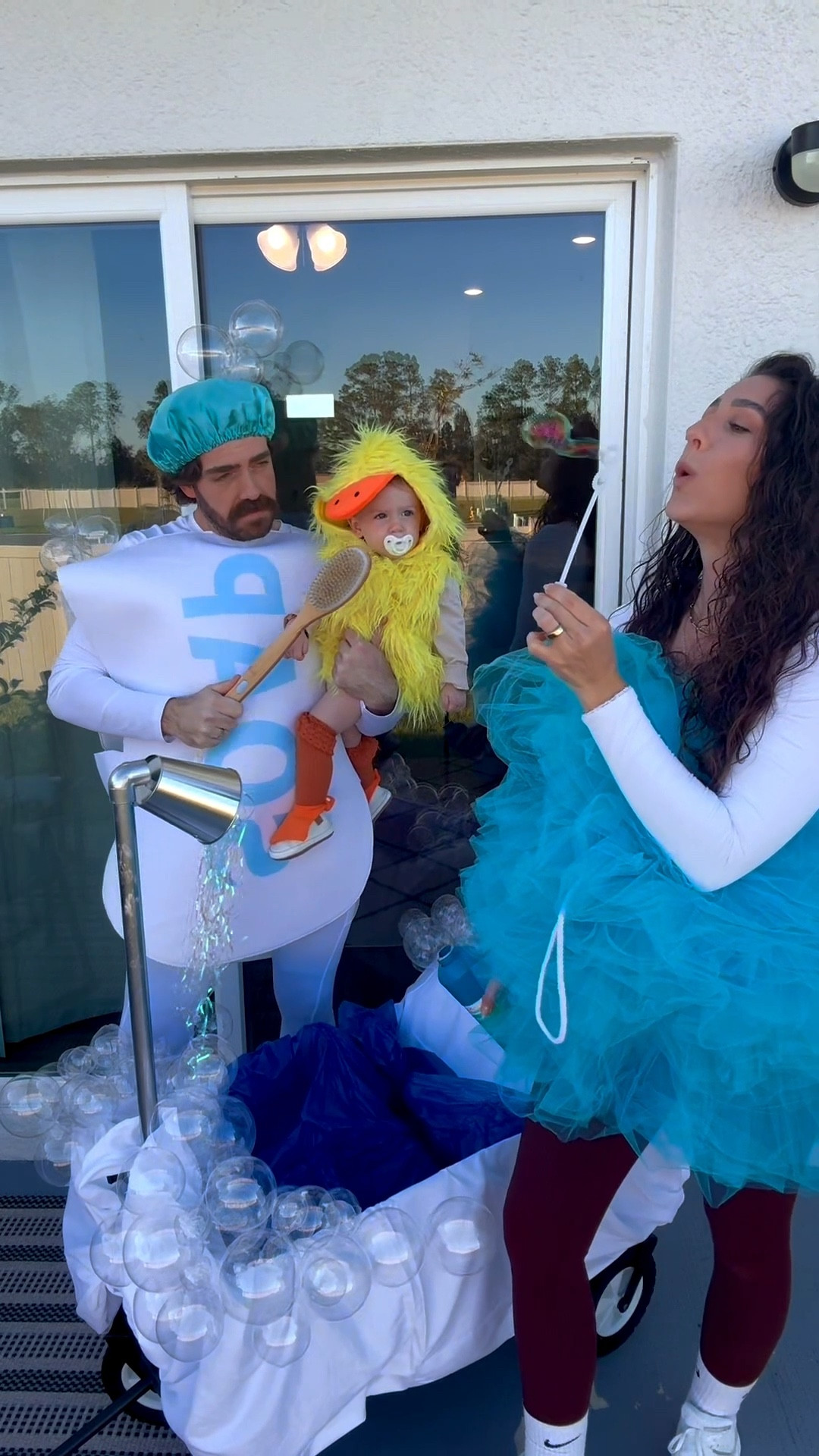 Yall we had to much fun with Halloween this year 🛁🫧🐤🧼 the diy bathtub wagon really topped off the whole costume 🤭
.
.
#diyhalloween #halloweendiy #rubberducky #rubberduckycostume #familyof3 #familycostume #diyfamilycoatime #bubbles #bubbleballoons #babywagon

#LTKParties #LTKKids #LTKSeasonal