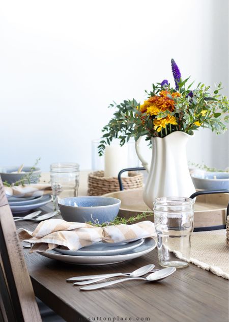 Set a simple and beautiful fall table with help from @Walmart. Start with autumnal flowers, then add soft stoneware dishes, fresh linens, and classic flatware. So easy and affordable!
#WalmartPartner #IYWYK #WalmartFinds

#LTKfindsunder50 #LTKSeasonal #LTKhome