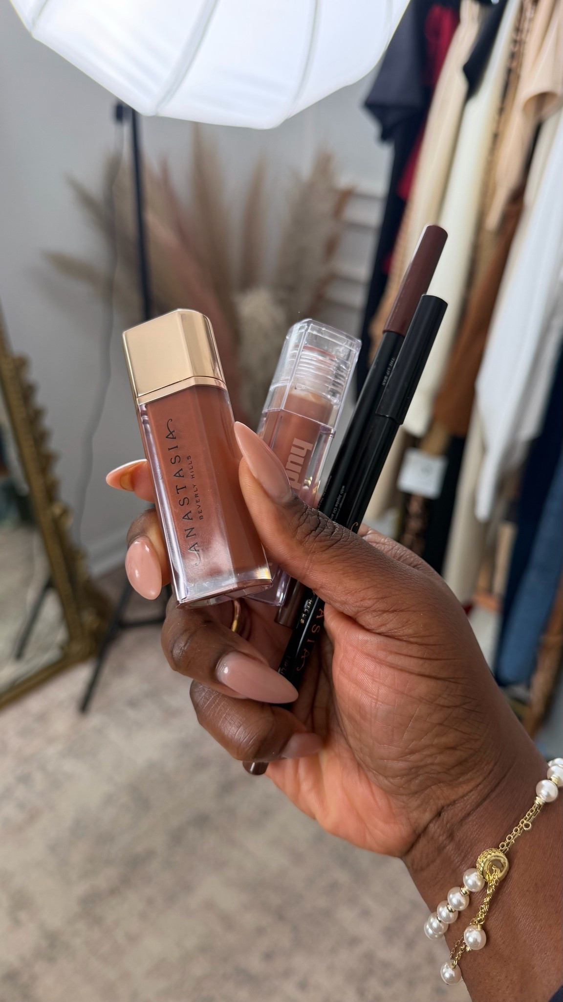Today’s lip combo 

Chai lip liner 
Straight Living Lip Liner 
peach amber lip mousse 
Midcealer gloss

#LTKBeauty