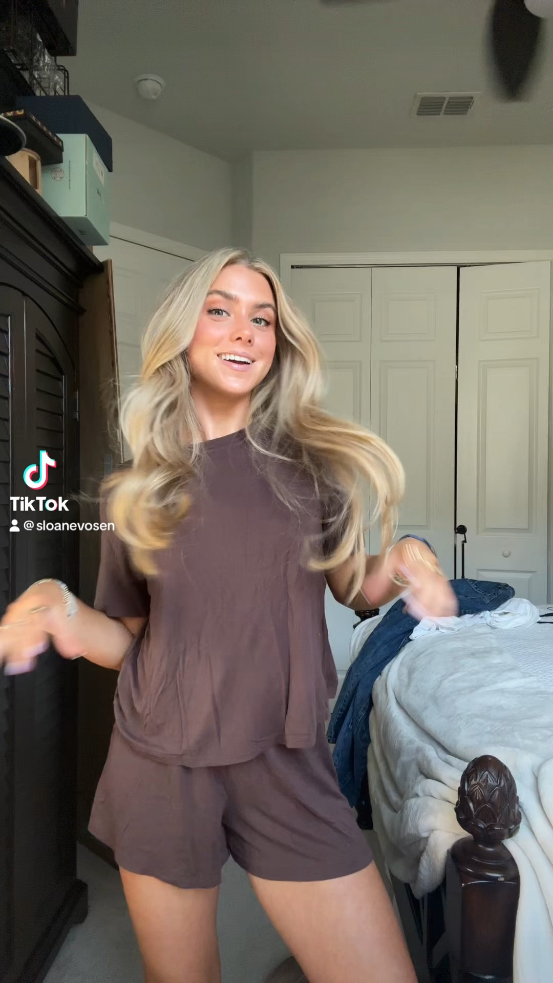 Nuuds matching pajamas set. #pajamas #pajamaset #matchingpajamas #matchingpajamascheck #pajamasets #pjs #pjset #comfypajamas

#LTKVideo #LTKfindsunder100 #LTKstyletip