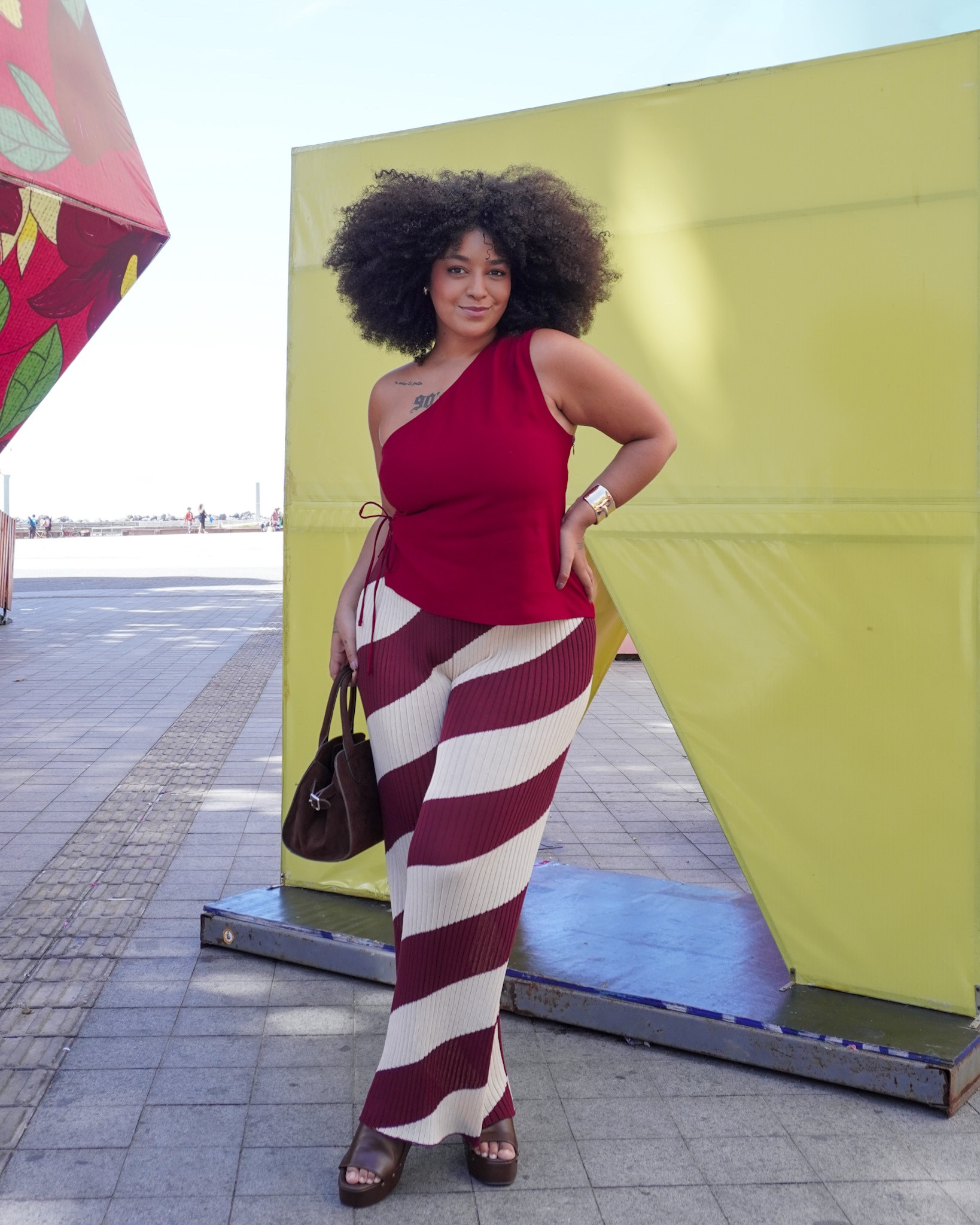 Look vermelho cereja elegante e leve com blusa assimétrica e calça texturizada 

#LTKdicadeestilo #LTKbrasil #LTKmidsize