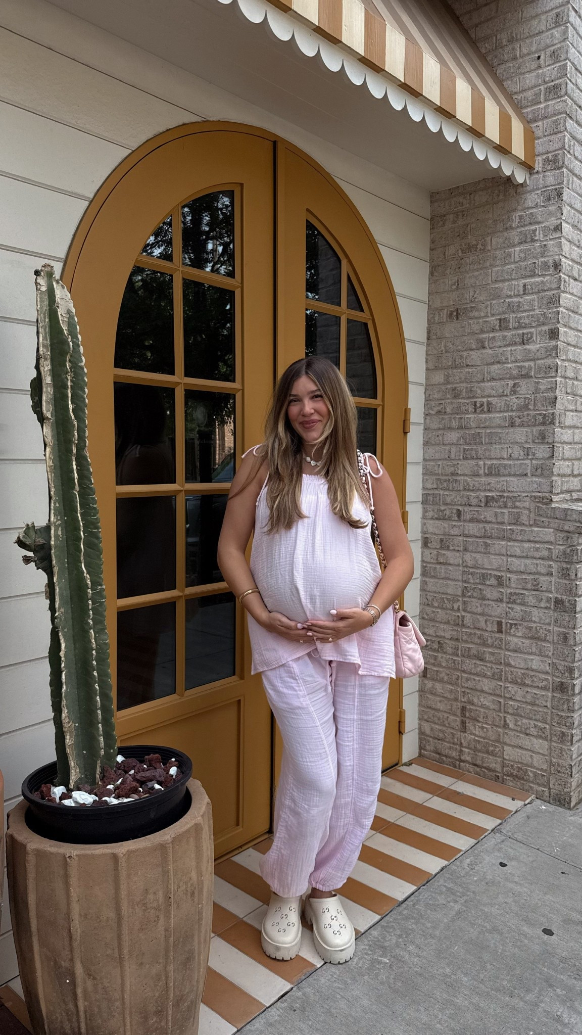 Travel OOTD 🤰🩷

#LTKTravel #LTKBump #LTKStyleTip