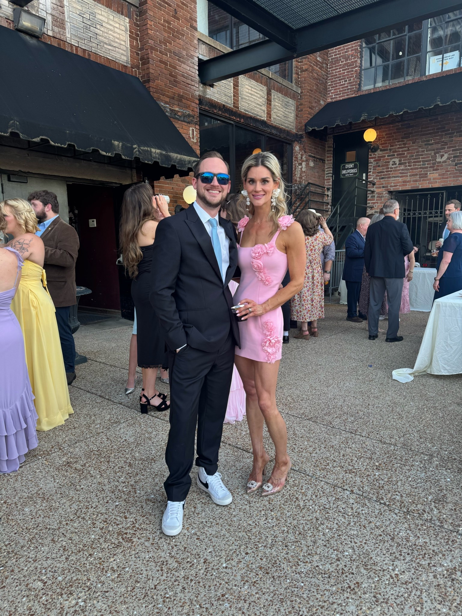 We had such a great time this weekend in Nashville for a wedding! This dress was so amazing and I got so many compliments on it. I want every color they have!

#LTKStyleTip #LTKWedding