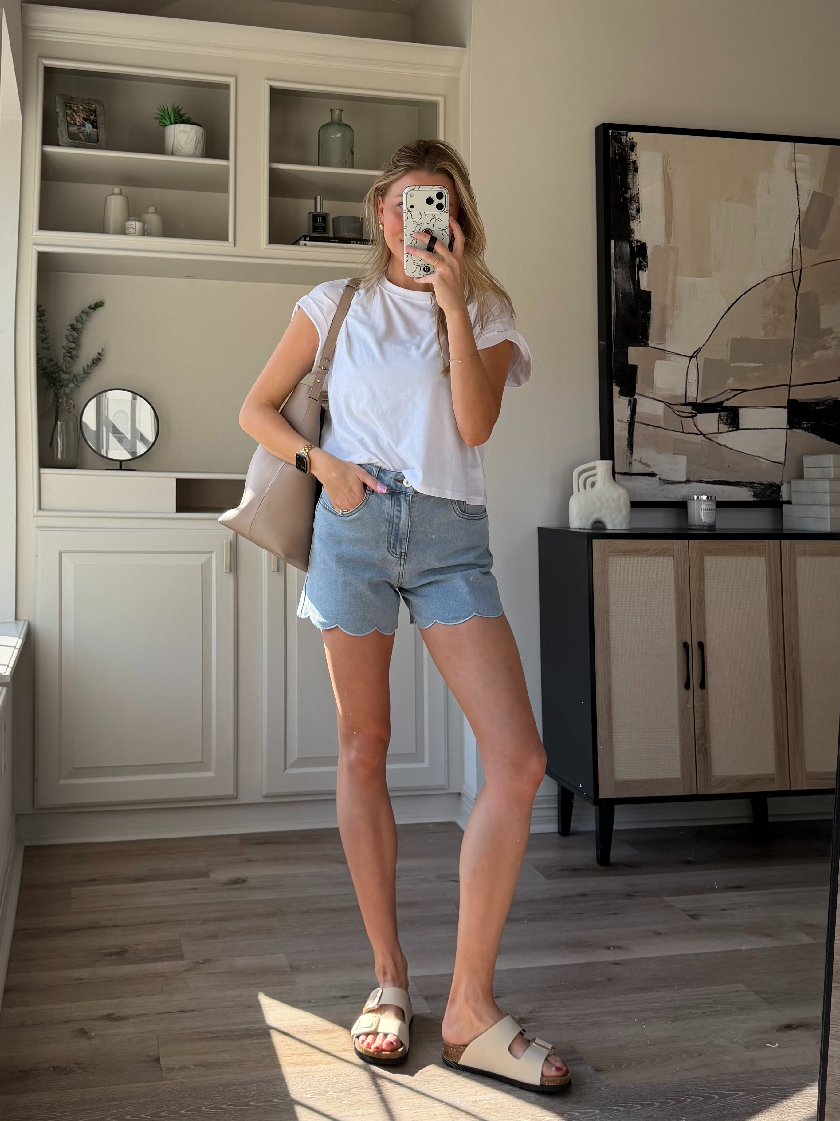 Casual mom outfit | Wearing 2 in denim shorts + M boxy tee 
 

 