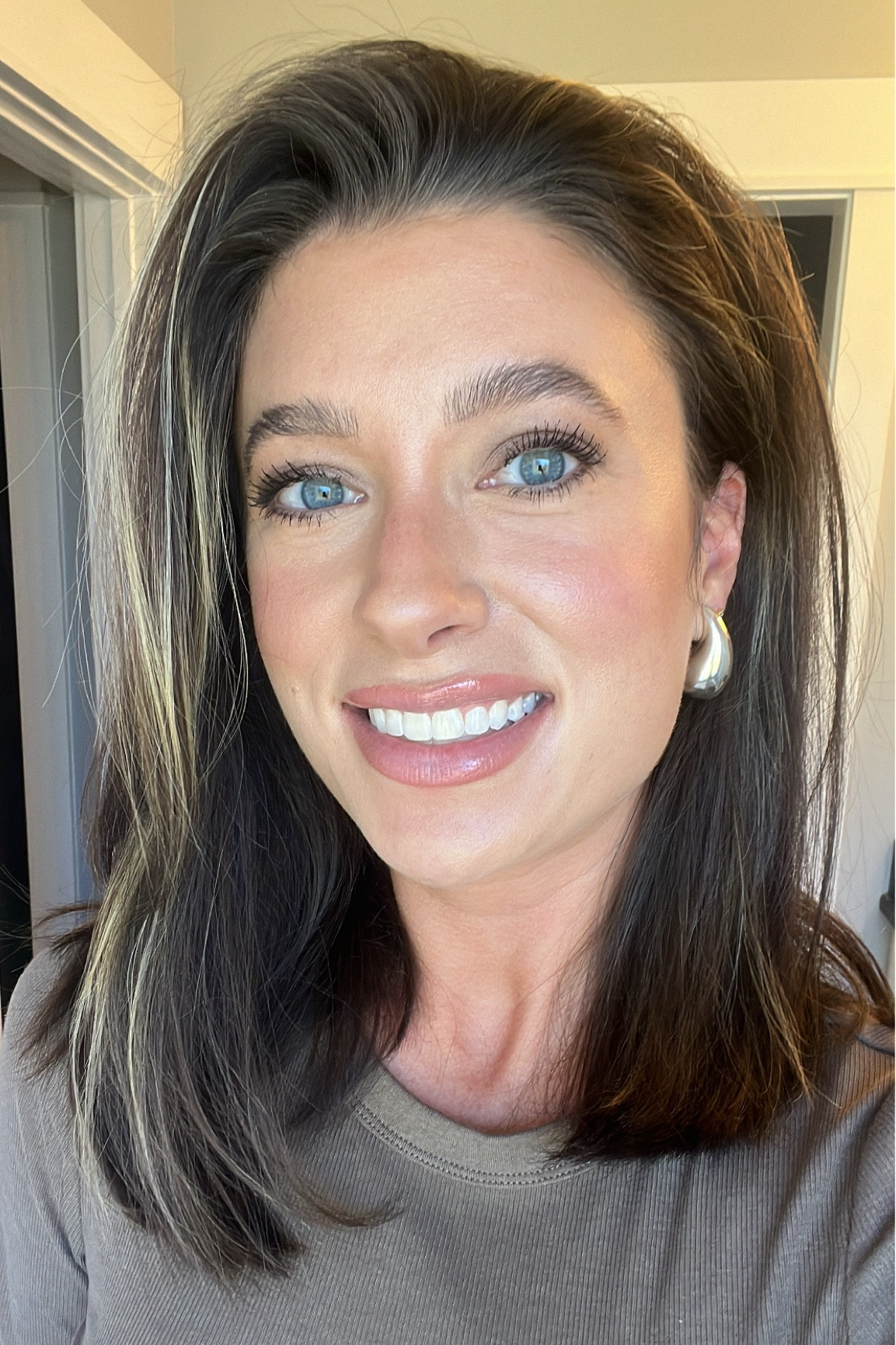 Updated makeup products Sephora ulta drugstore nude lip merit elf nars huda mco beauty target 
Elf halo Glow: shade 2
Nars light reflecting: FIJI
Merit bronzer: SEINE
Merit blush: Beverly Hills
Elf brow mascara: Deep Brown
Elf brow pencil: brown