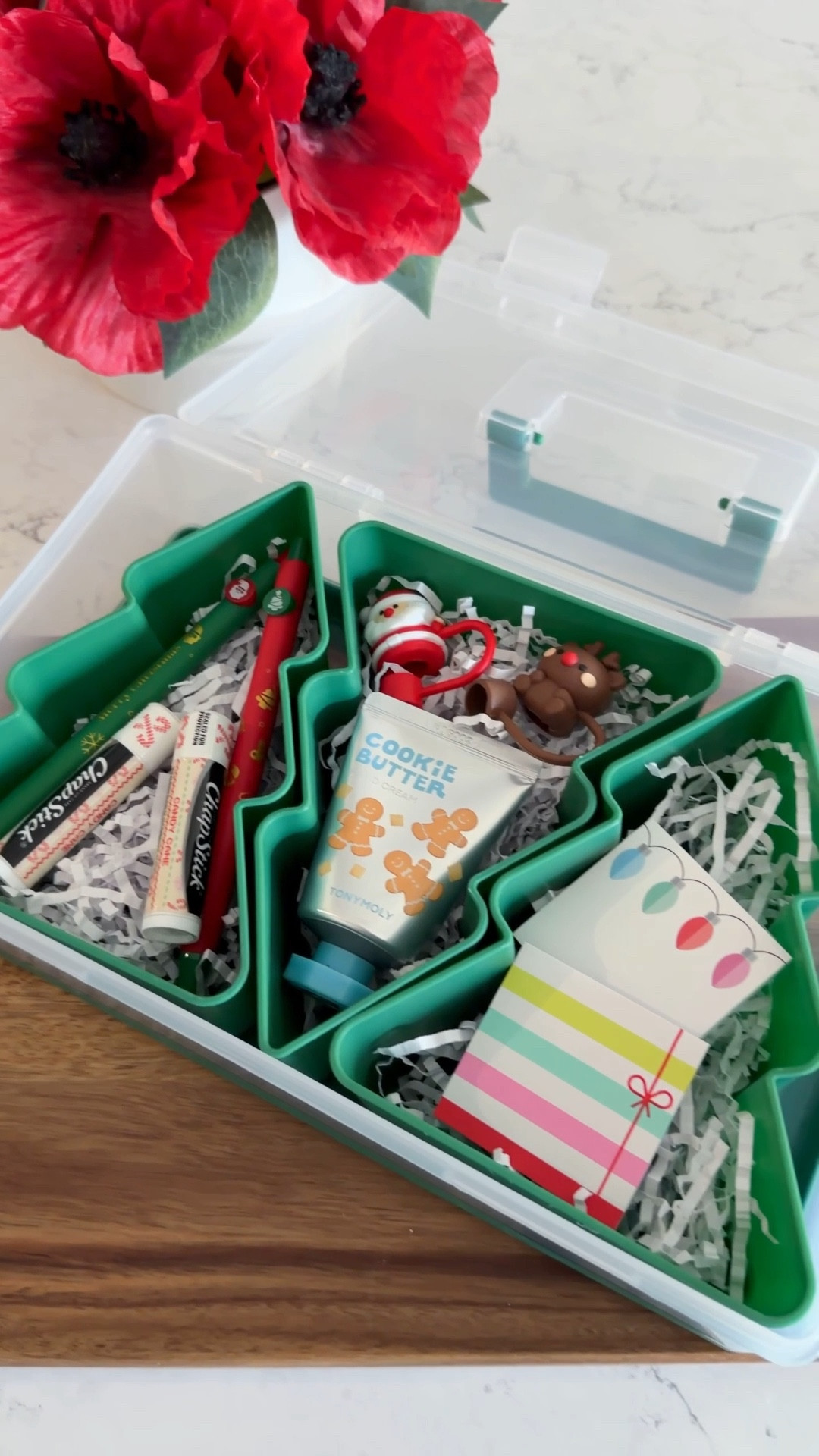 DIY Christmas gift idea for teachers, neighbors, teens, you name it! 🎄

❤️ COMMENT “shop” for the links.

I absolutely love giving these types of gifts because you can customize them however you want (movie night theme, beauty theme, fav things). 

Plus, these Christmas containers are so trendy and fun! 🎁

#diychristmas #teachergift #christmasgiftidea #holidaygiftidea / 

#LTKHoliday #LTKGiftGuide #LTKmomlife