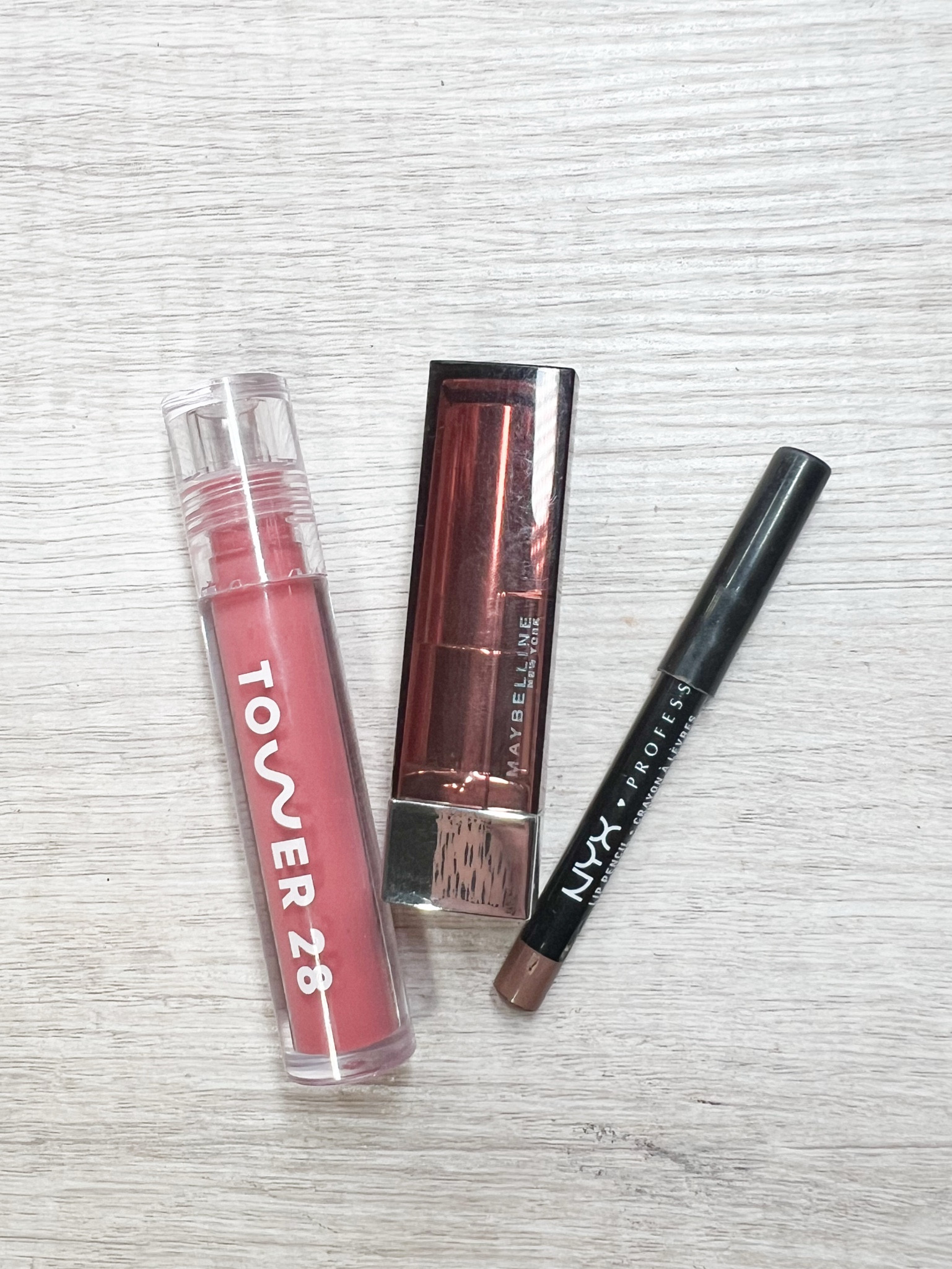 CURRENT LIP COMBO 💋

NYX liner shade Nude Truffle 
Maybelline Lipstick Shade Nude Lust
Tower28 Gloss shade Pistachio 

#LTKFindsUnder50 #LTKBeauty