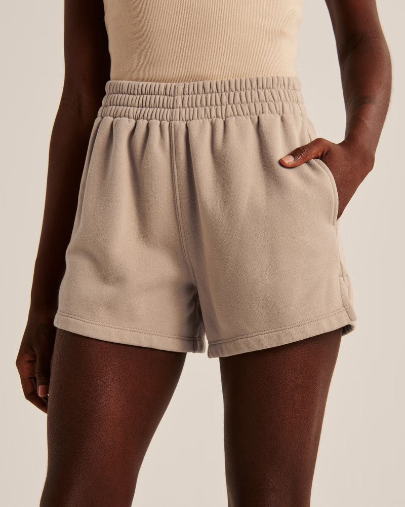 Sunday Shorts | Abercrombie & Fitch (US)