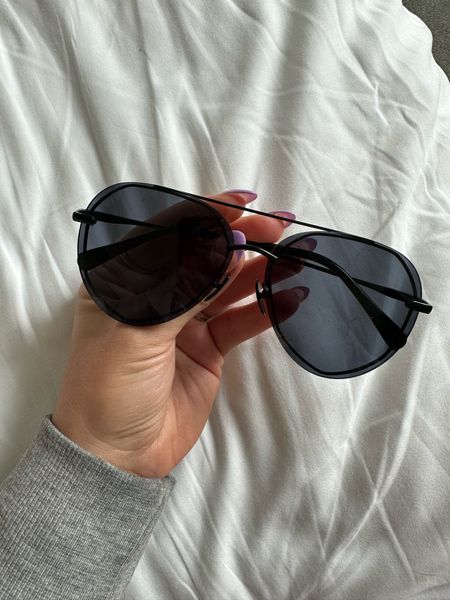 My go to sunglasses
Summer sunglasses, beach vacation sunglasses, aviator sunglasses

#LTKstyletip #LTKSeasonal