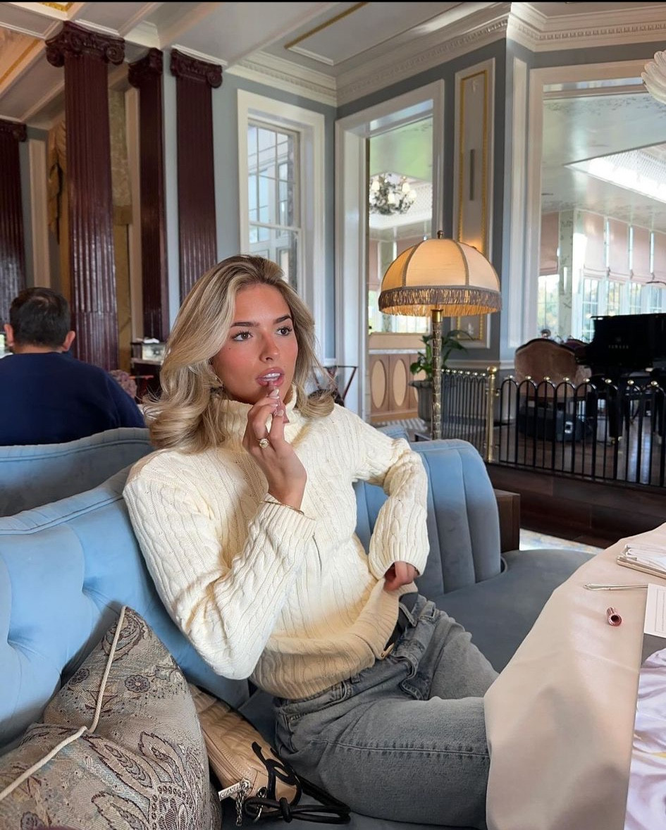 Cream knit, Knit jumper, Jeans, Fall outfit, Autumn clothes ,Transitional outfits, Outfit ideas, Outfit inspo, Autumn fashion, Autumn pieces 

#LTKstyletip #LTKautumn #LTKeurope