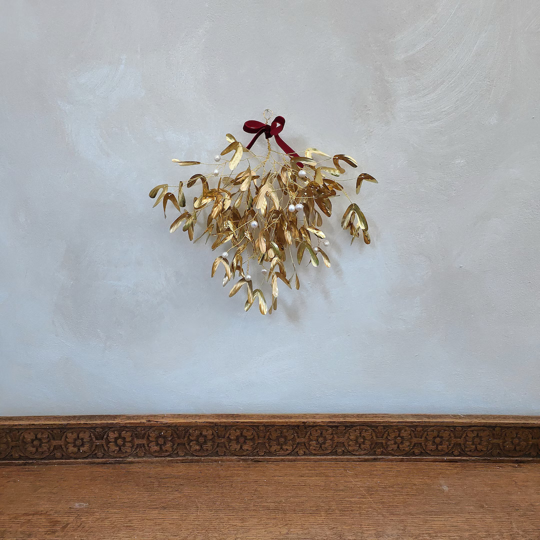 Christmas Brass Pearl & Silk Mistletoe Bunch Mistletoe - Etsy | Etsy (US)