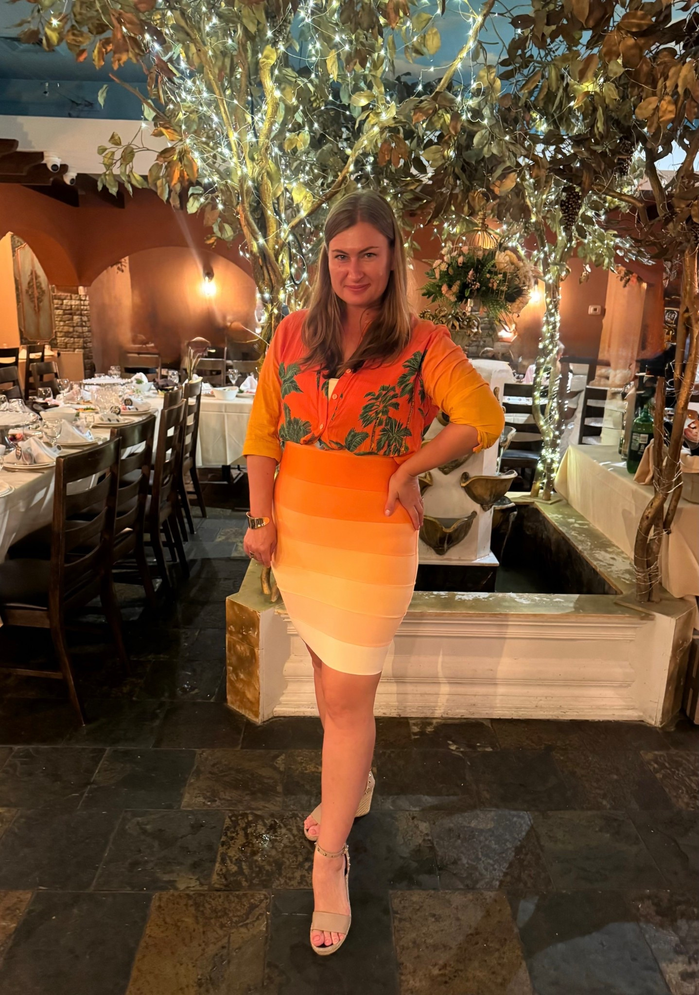 Bandage dresses are making a comeback - and I’m here for it! 😍
Spotted this one at @NordstromRack and decided to give it a go!
It’s strapless, which didn’t quite work for a family dinner, so I layered it with a Maaji shirt.
Honestly, I loved how the color combo turned out. It gave me that bittersweet feeling that summer sunsets are winding down, one last hoorah before chilly evenings become the norm 🌅🍂
Of course, I already started shopping for Fall at Rack, especially while the 40% Clearance is taking place 🙈
Scroll below to see what I ordered so far 😉



#RackScore #NordstromRackPartner

#LTKNYFW #LTKMidsize #LTKFindsUnder100