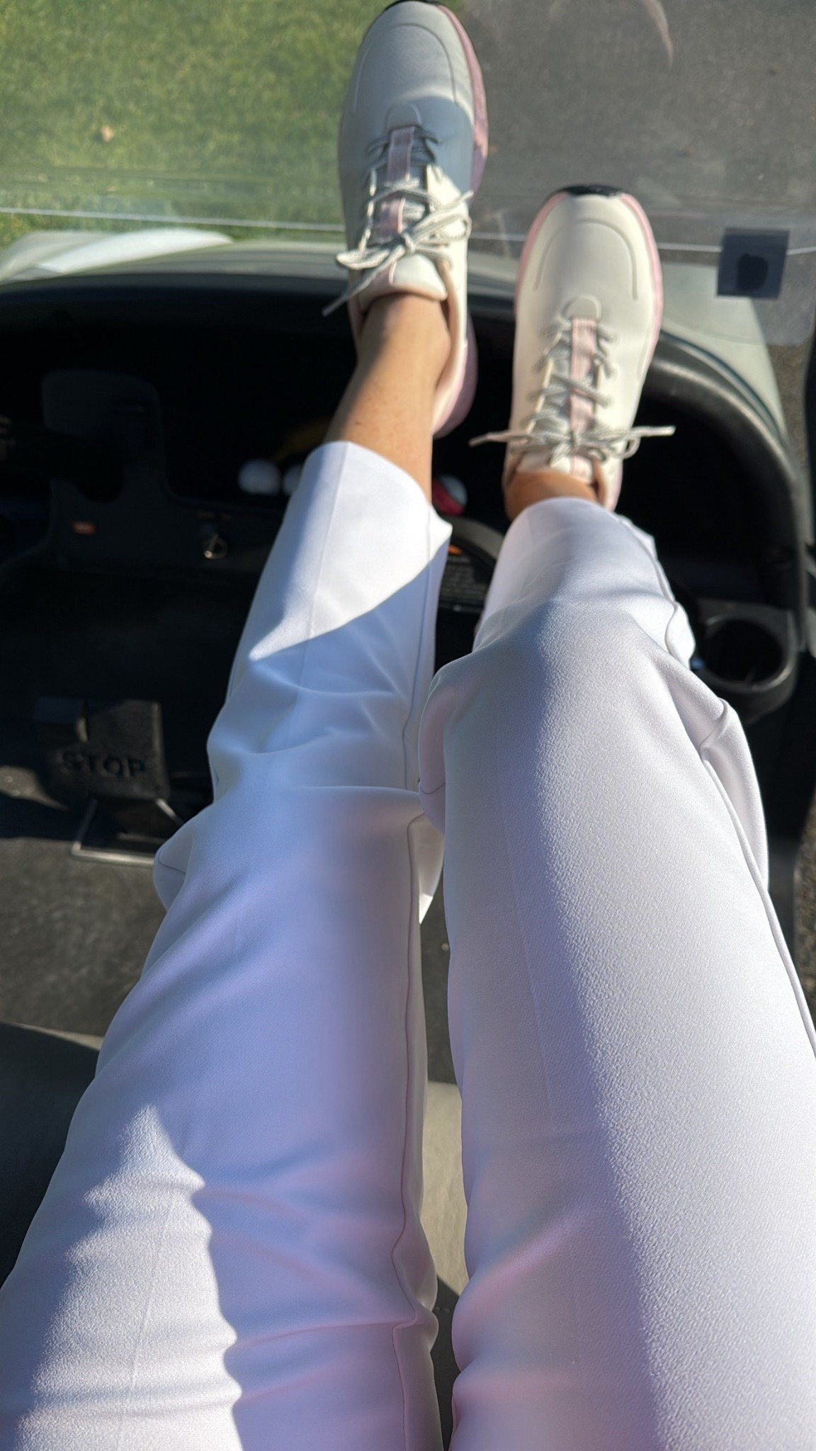 Loving these golf pants! They have the perfect amount of stretch to make the really comfortable. Also have 2 side pockets with zippers. Wearing a size small  

#LTKSeasonal #LTKootd #LTKActive