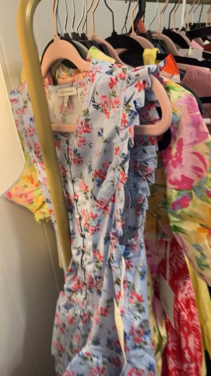 Major sale on these adorable summer dresses! Perfect for the office, weekends, school celebrations, etc. And they’re under $50 right now!

#summerstyle #summeroutfits #summerdress #belk