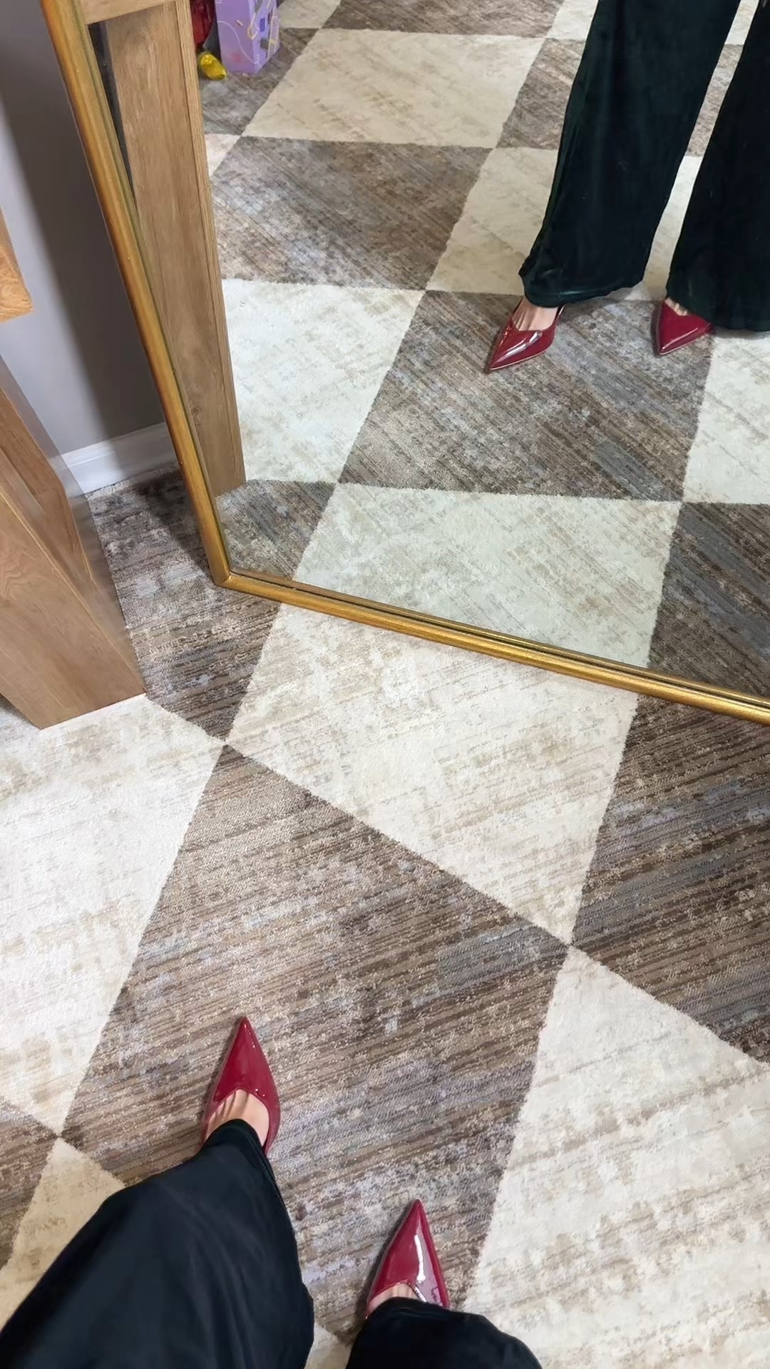 Flattering velvet jumpsuit perfect for any occasion 

#LTKootd #LTKHoliday