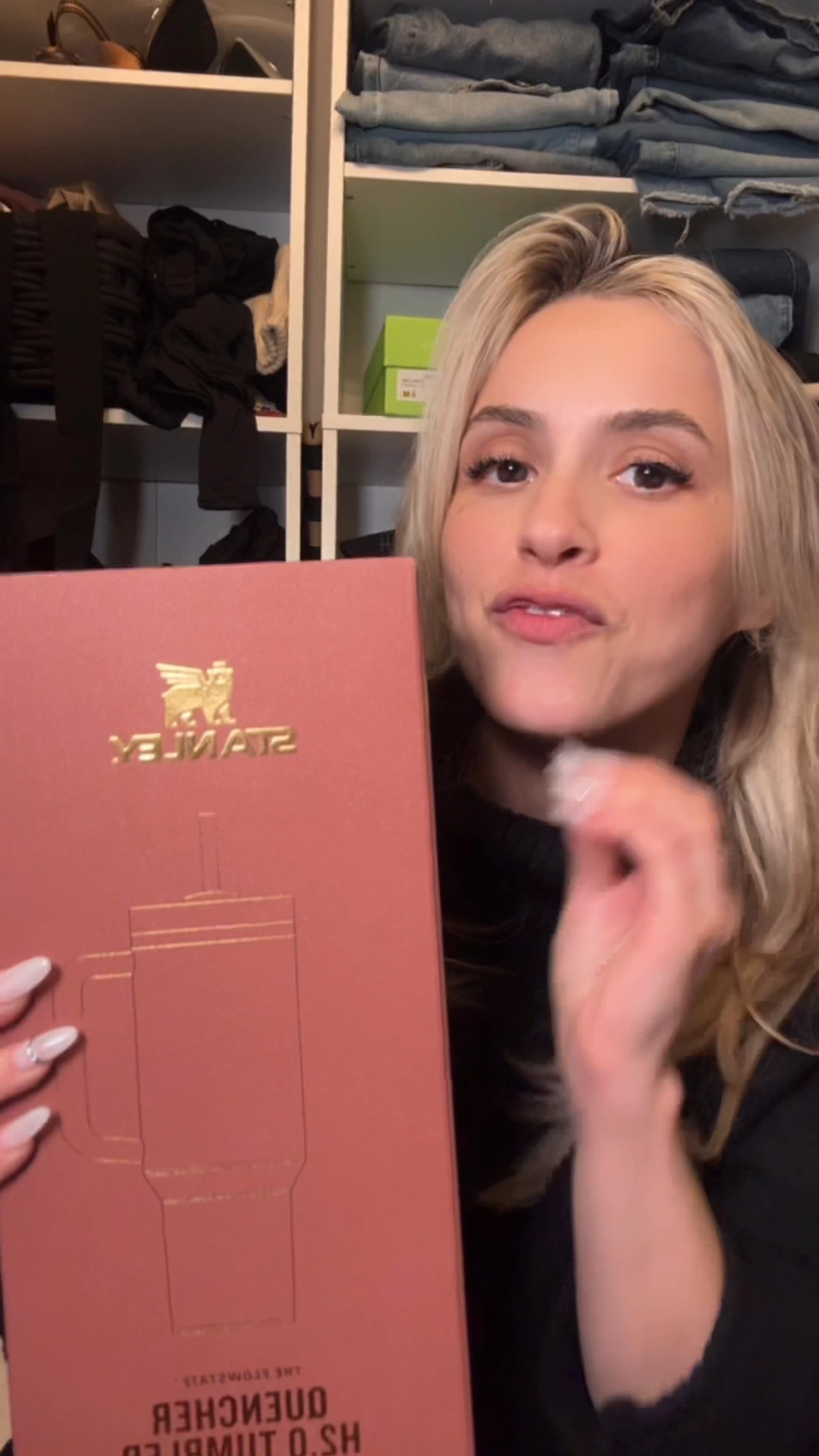 New @stanley QUENCHER COLOR ✨🌟 COPPER TINSEL #StanleyPartner

#LTKGiftGuide #LTKHoliday #LTKFindsUnder50