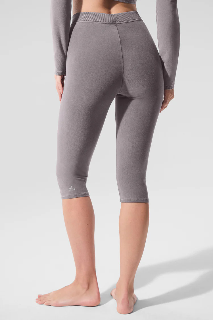Washed Alosoft High-Waist Iconic 90's Capri - Cool Grey Wash | Alo Yoga (US)