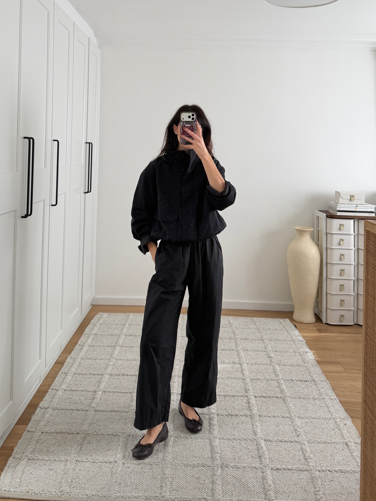 Wearing jacket in size M, pants in size S and shoes in EU40 wide