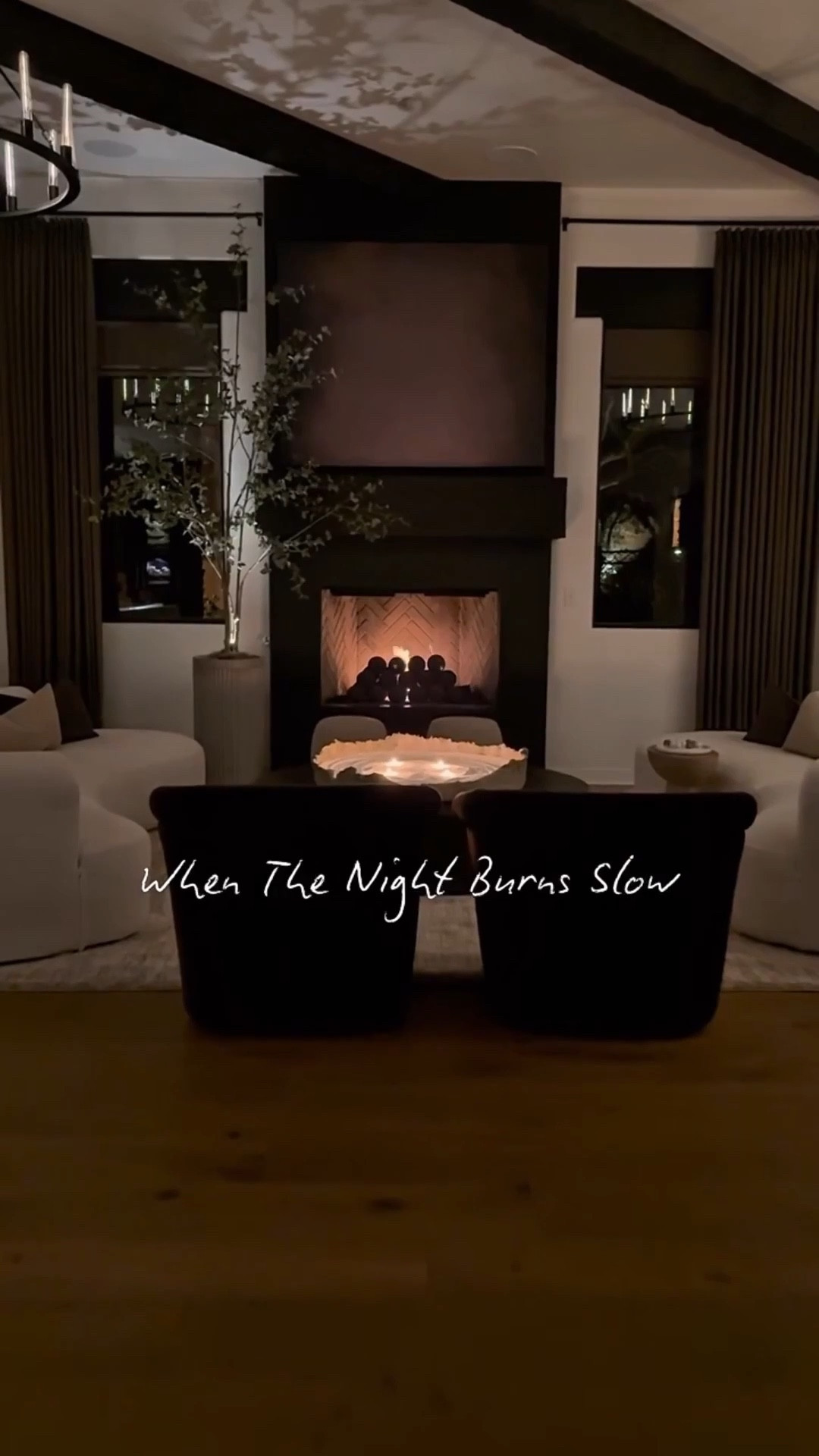When the night burns slow… even ordinary evenings feel cinematic in the right light 🤎


#amazonhome #moodyvibes #romantichome #firelightdecor #candlelightambience #eveningvibes #modernhomestyle #cozyspaces #interiorstyling #amazonfinds #homedecorinspo #darkandmoodydecor #homeaesthetic #livingroomgoals #sittingroomstyle #summerthompsonstyles


#LTKHome #LTKvlog #LTKdayinmylife