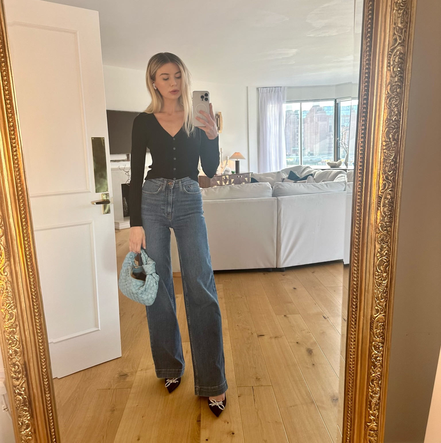 Evening attire 🖤 this cardigan is perfect for the weather we’re having ✨

#LTKStyleEditor


#LTKFind #LTKunder50 #LTKSeasonal