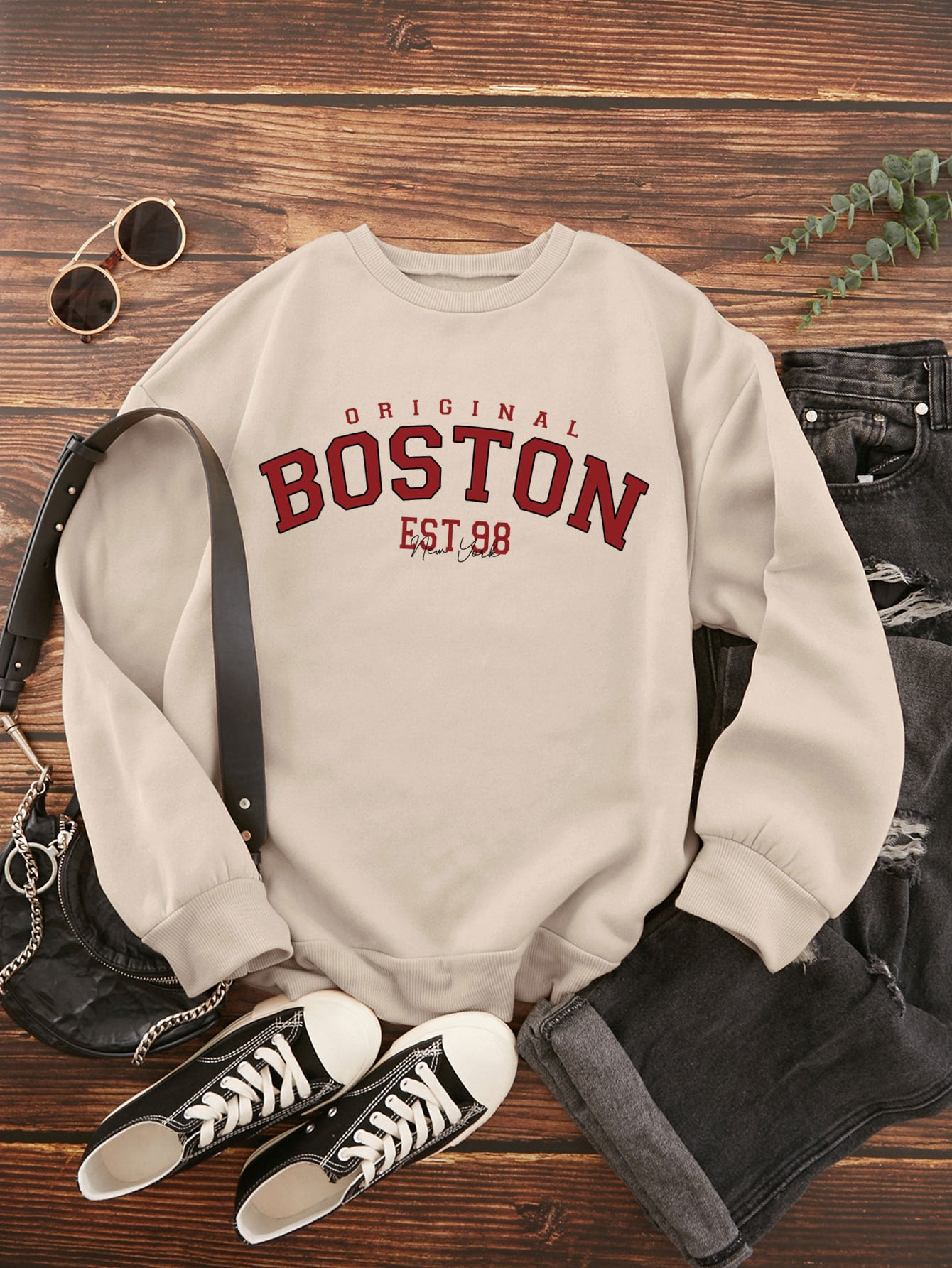 SHEIN Essnce Letter Graphic Thermal Lined Sweatshirt | SHEIN