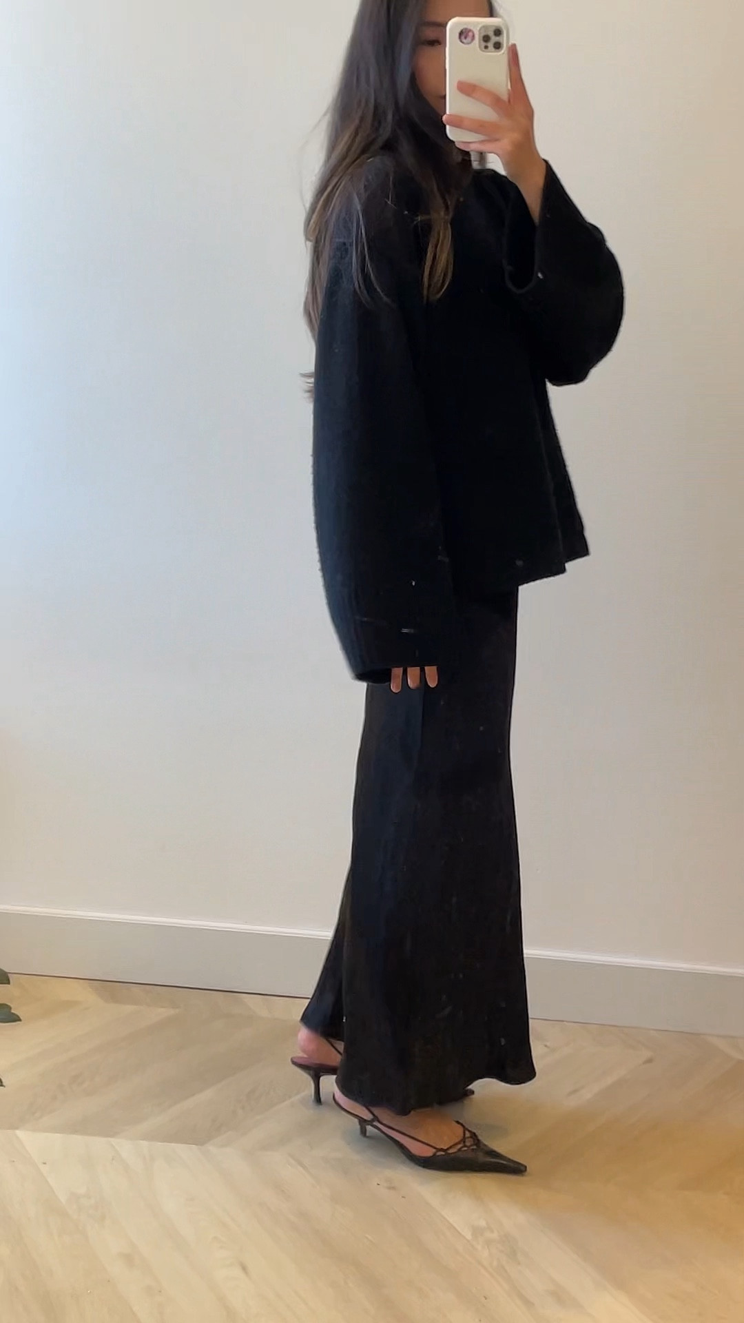 whenever i want a cozy fit i’d pair an oversized chunky cashmere knit with loose bias cut maxi skirt (to dress it up a bit more i’d go for a satin skirt & of course kitten mules)

cozy winter outfit, all black outfit, comfy knit, silk skirt, outfit inspo

#LTKstyletip #LTKworkwear #LTKeurope