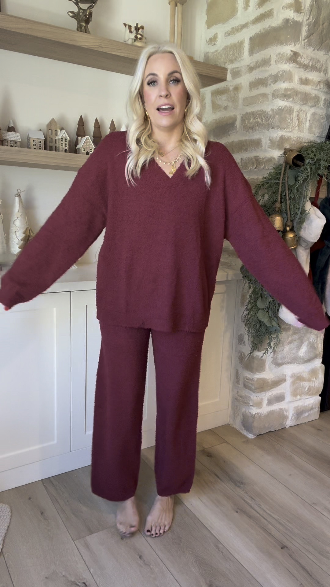 Amazon holiday lounge set! This feels like barefoot dreams! It comes in so many color options too! I’m wearing a size M

#LTKSeasonal #LTKStyleTip #LTKHoliday