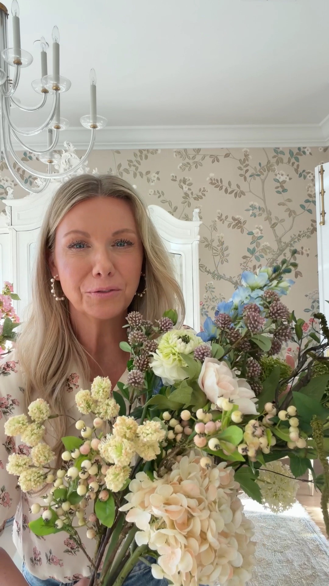 These are some of my favorite FAUX FLORALS for spring that won’t break the bank! 

They are realistic, gorgeous stems you can use in arrangements all over your home! I can’t wait to show you what I have planned for these!

Comment FAUX FLORALS for the sources!

Xo💗

#fauxflorals #springdecor

#LTKSeasonal #LTKHome