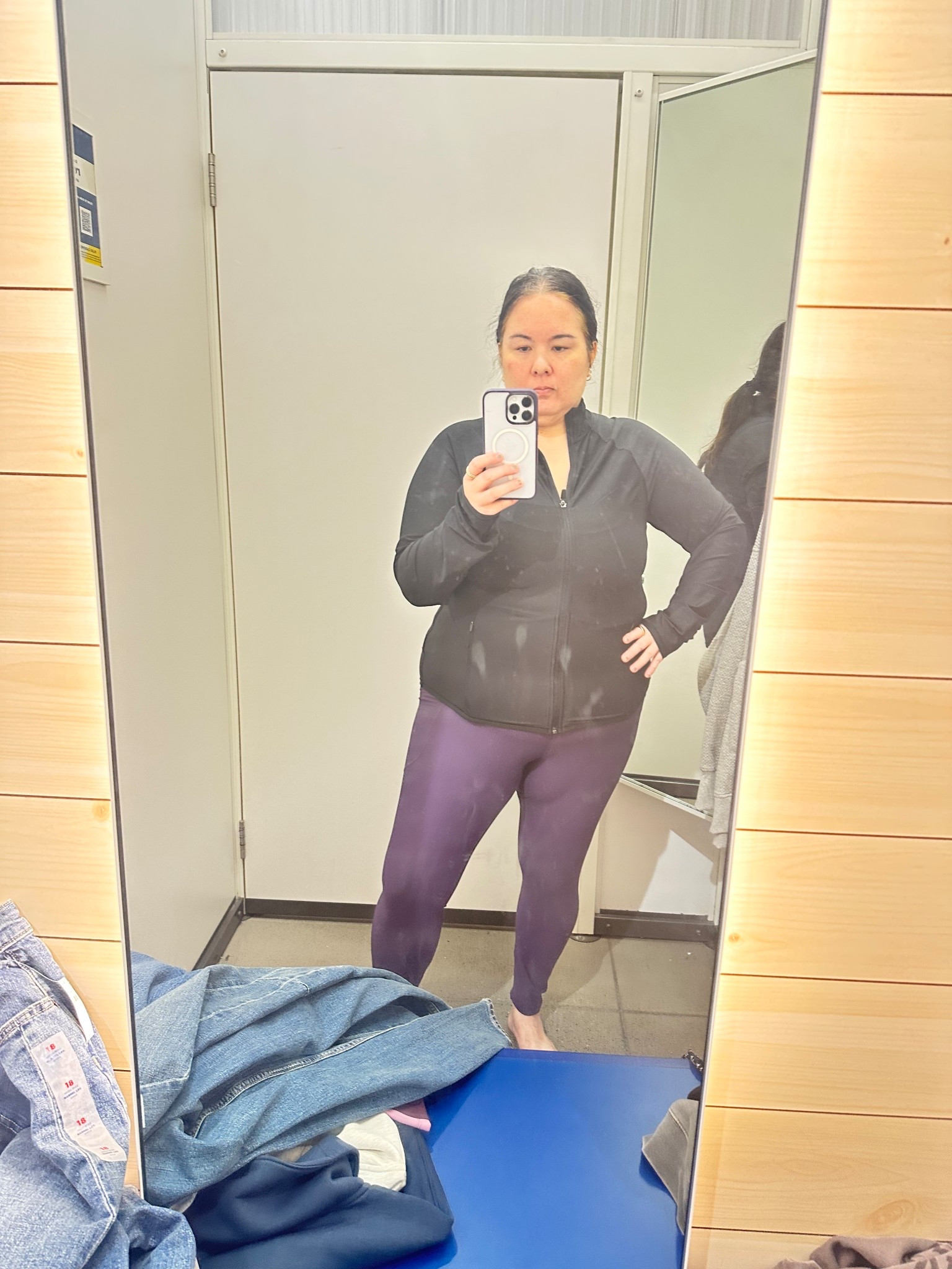 Old navy is 50 percent off. Love these ribbed leggings 

#LTKActive #LTKSaleAlert