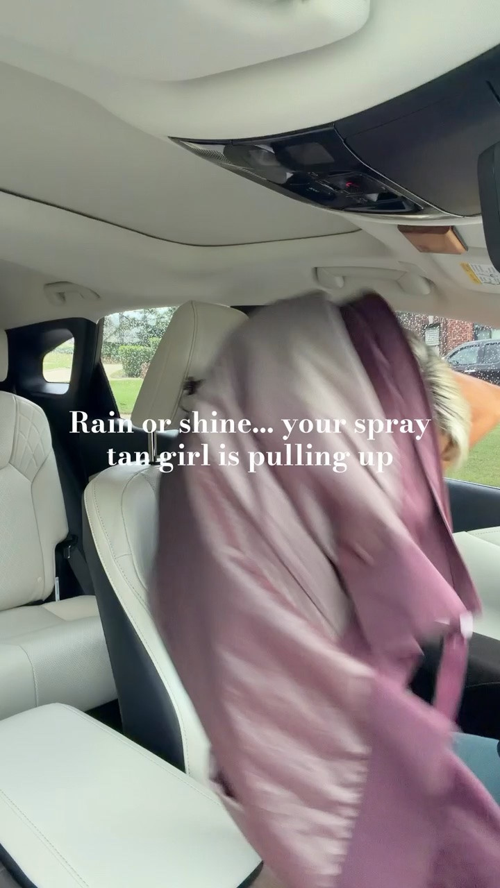 Rain or shine… your spray tan girl is pulling up ☔

No matter the weather, I’m bringing the setup to you. Getting a spray tan feels easy and stress free; sharing all the spray tan tools and products I use to make it that way below.

#spraytanartist #mobilespraytan #spraytanlife #sunlesstanning #beautyprofessional #smallbusinesslife #ltkcreator #ltkit #LTKbeauty