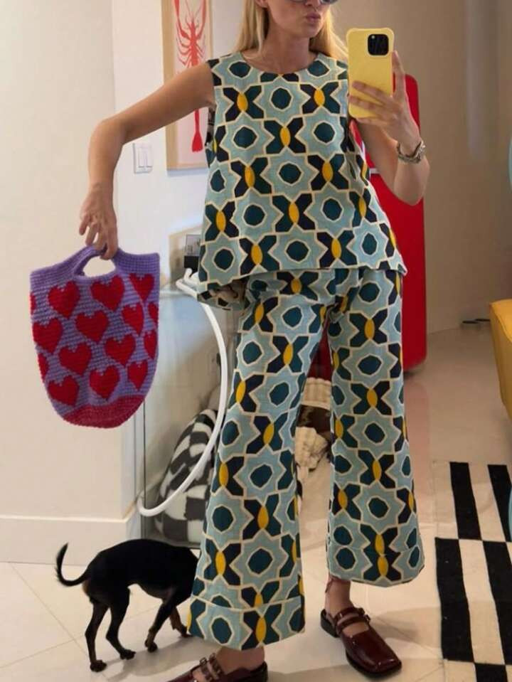 Women's Casual Vacation Eye-Catching Two Pieces Set Suitable For Vacation, Casual Dating, Sleeveless Casual Top, Wide Leg Flared Pants, Long Sleeves | SHEIN