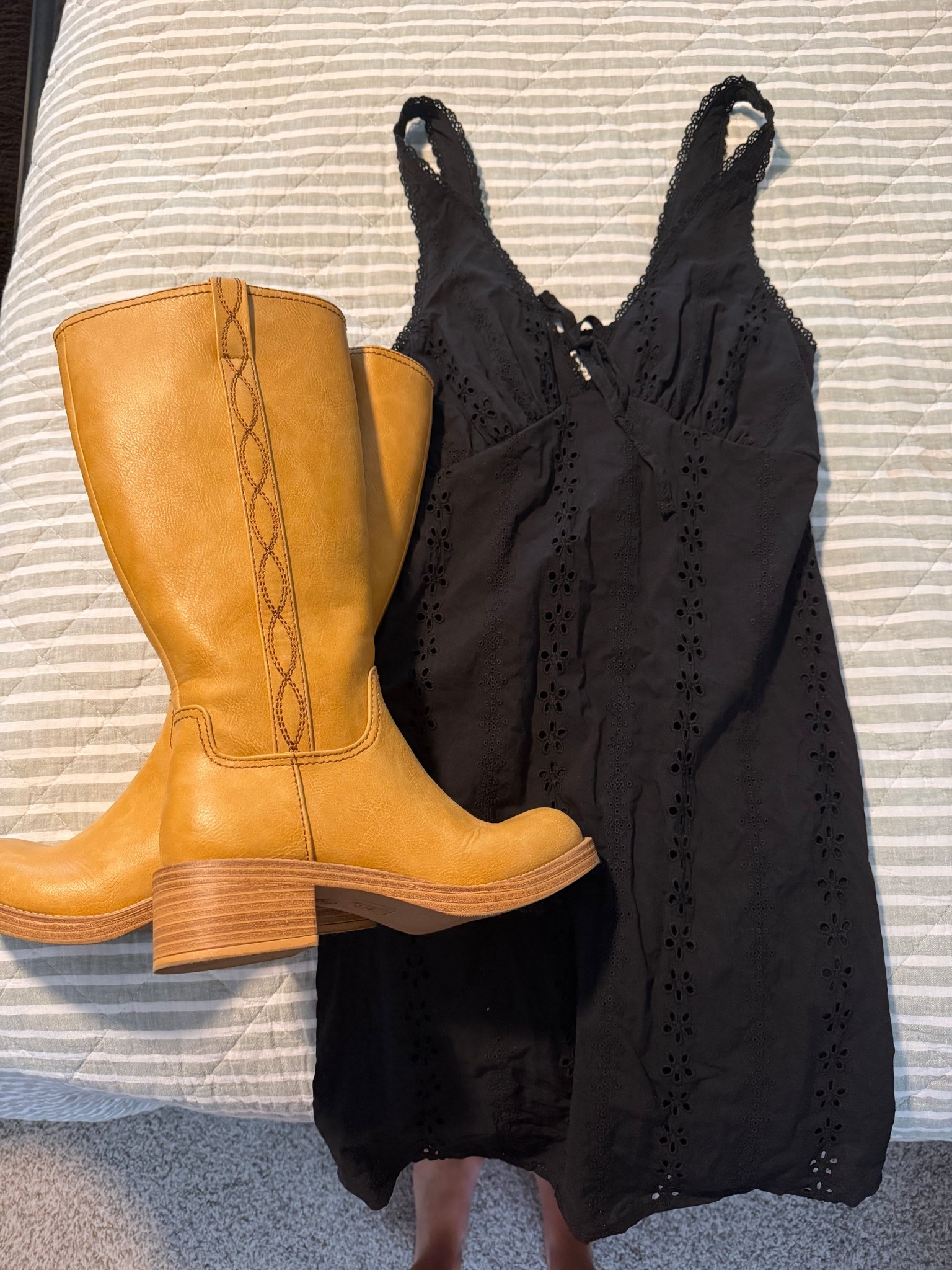 Both of these pieces are WALMART!! 🙌🏼 This dress is under $15!! 

#walmart

#LTKTravel #LTKPetite #LTKootd