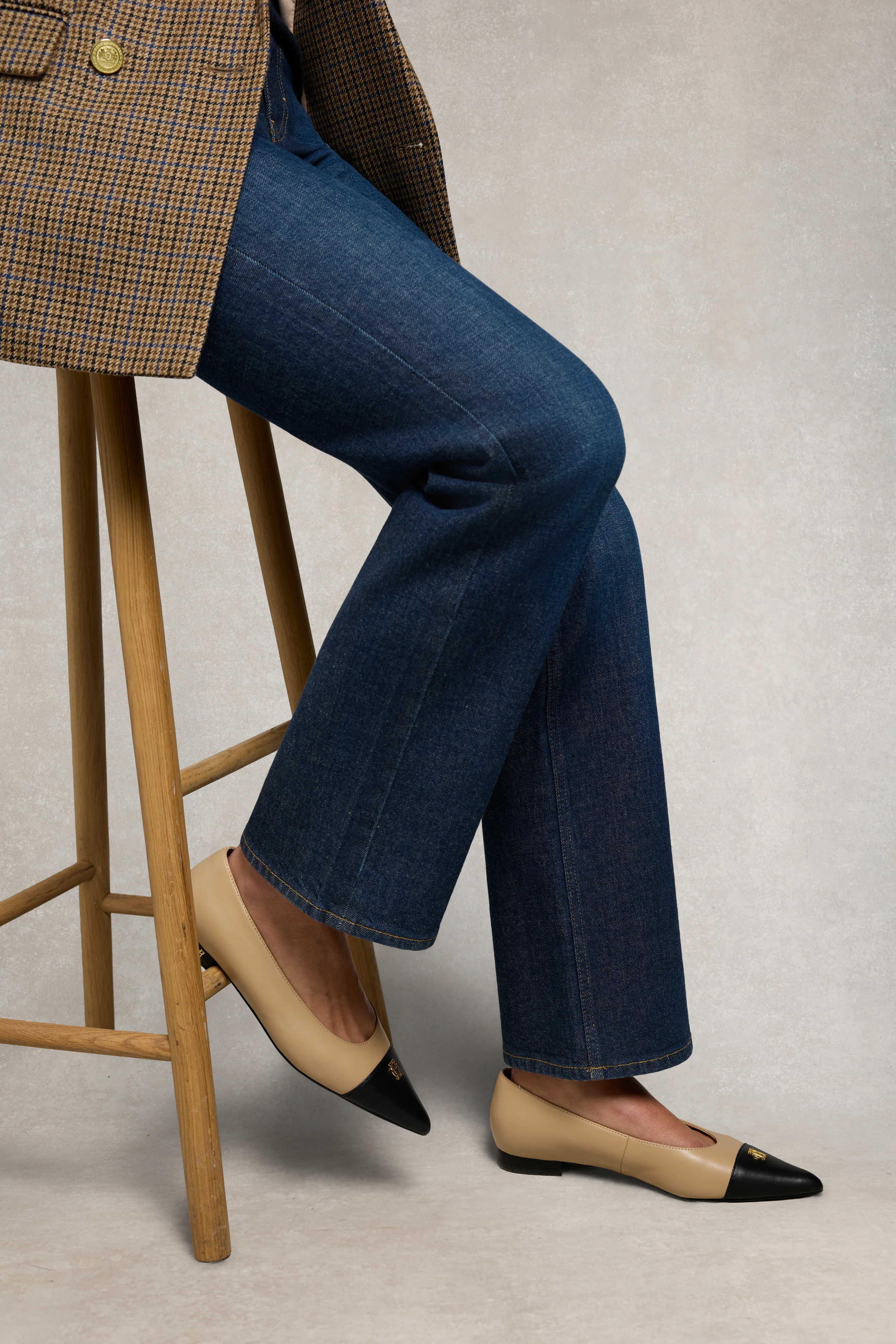 Pointed Ballet Shoe (Nude Black) | Holland Cooper