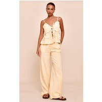 Butter Yellow Textured Mid Rise Wide Leg Pants | PrettyLittleThing US