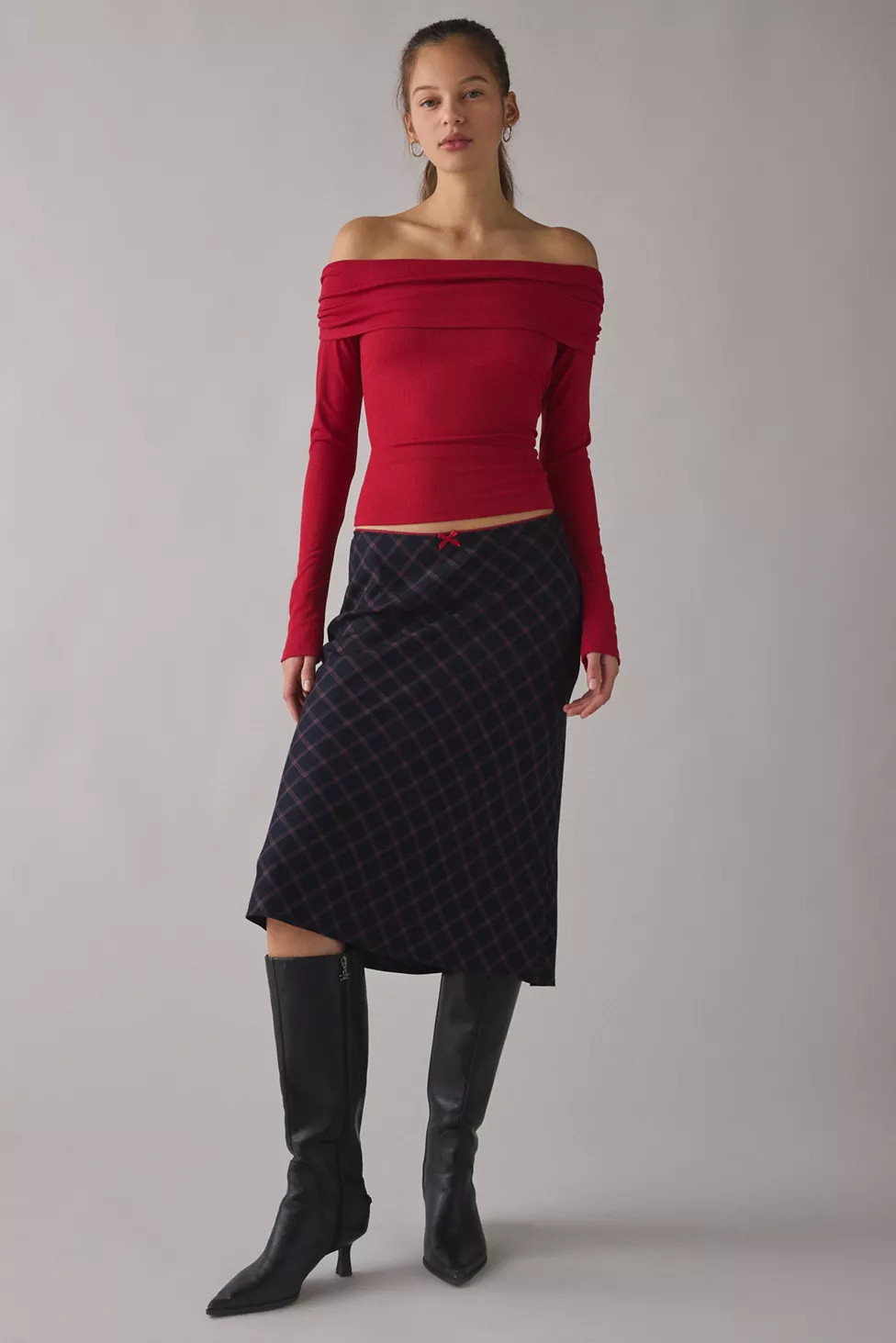 Kimchi Blue Lily Ruched Foldover Off-The-Shoulder Knit Top | Urban Outfitters (US and RoW)