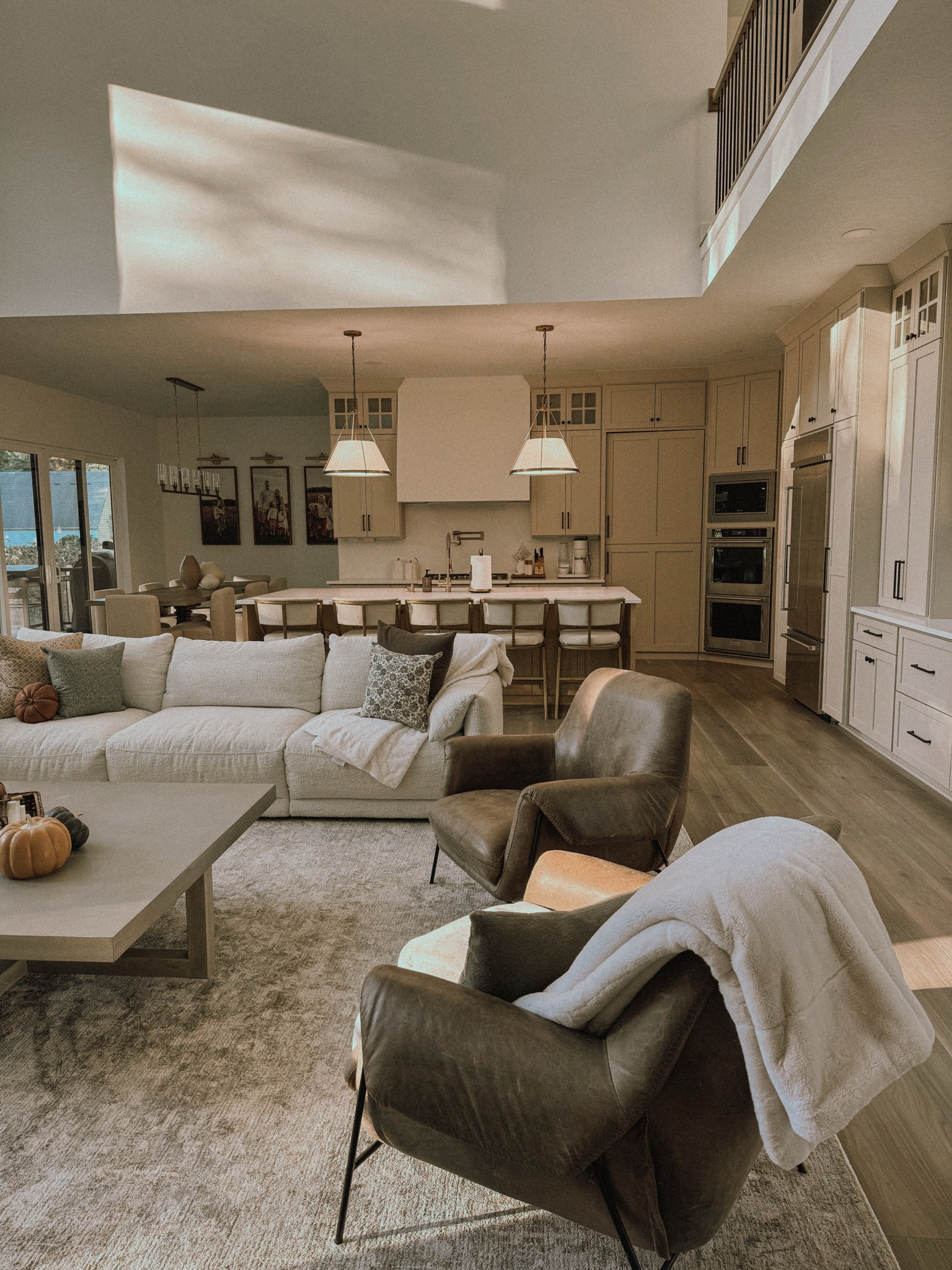 a clean living room 🤌🏼

#LTKHome #LTKStyleTip #LTKSeasonal