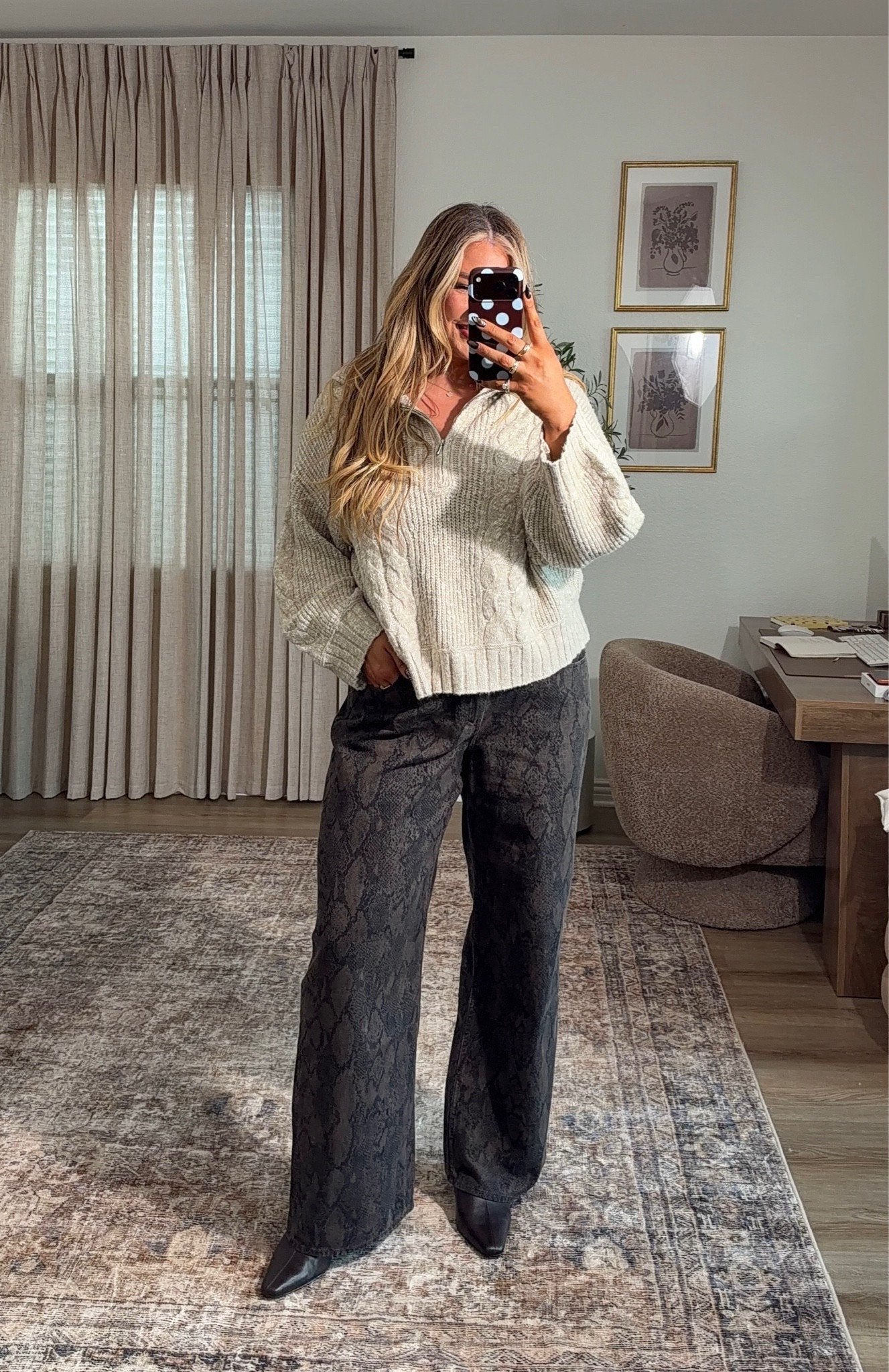 fall outfit inspo 🤎 wearing an xl in this sweater & 34 long in these jeans