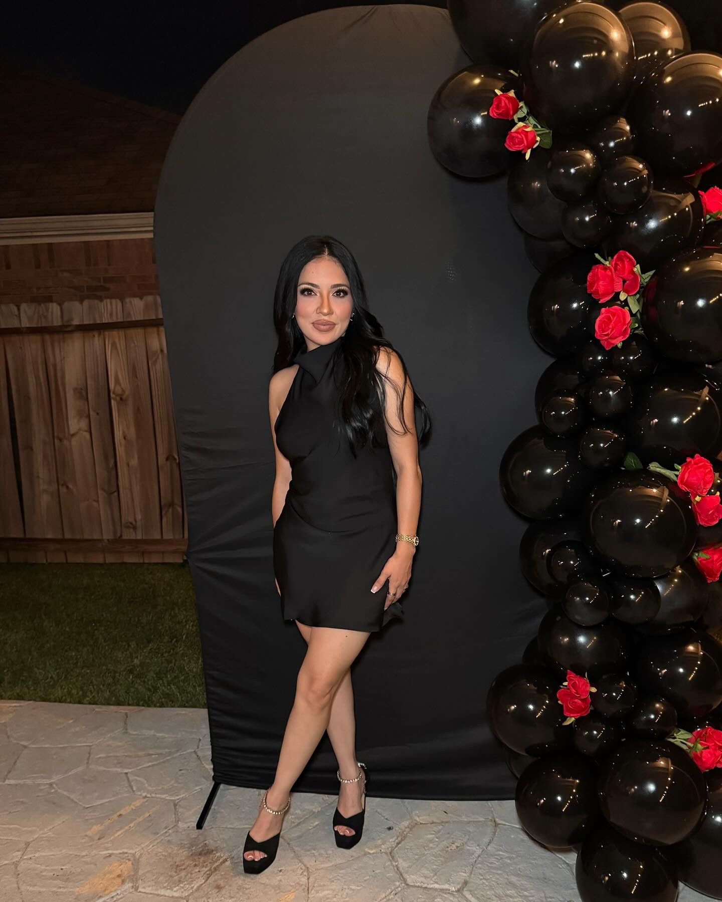 GIRLS NIGHT 🥀

What a blessing to be able to celebrate alongside people that have been so important to me throughout my life 😘 para mas saliditas de señoras juntas